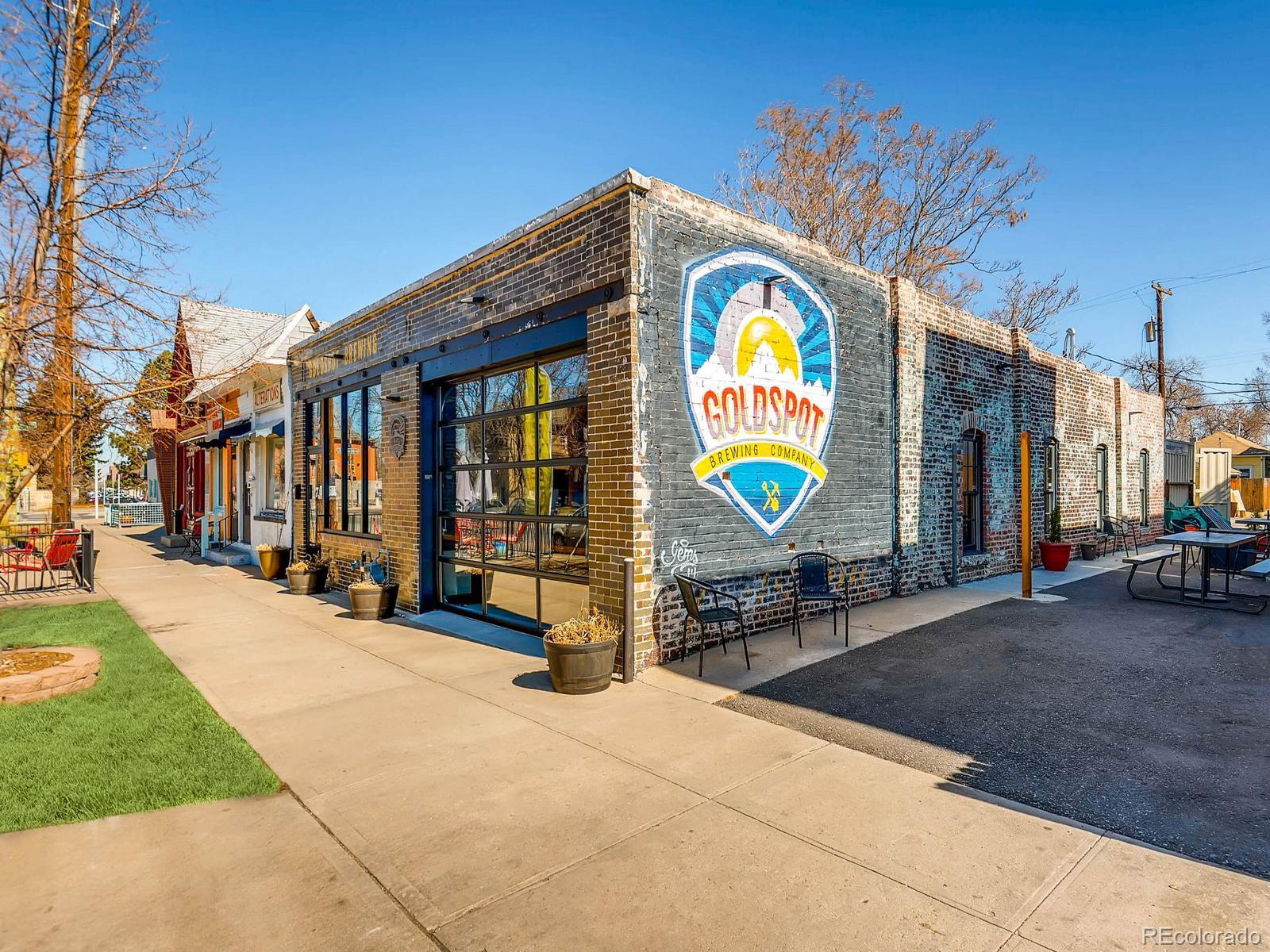 3921 N Raleigh Street