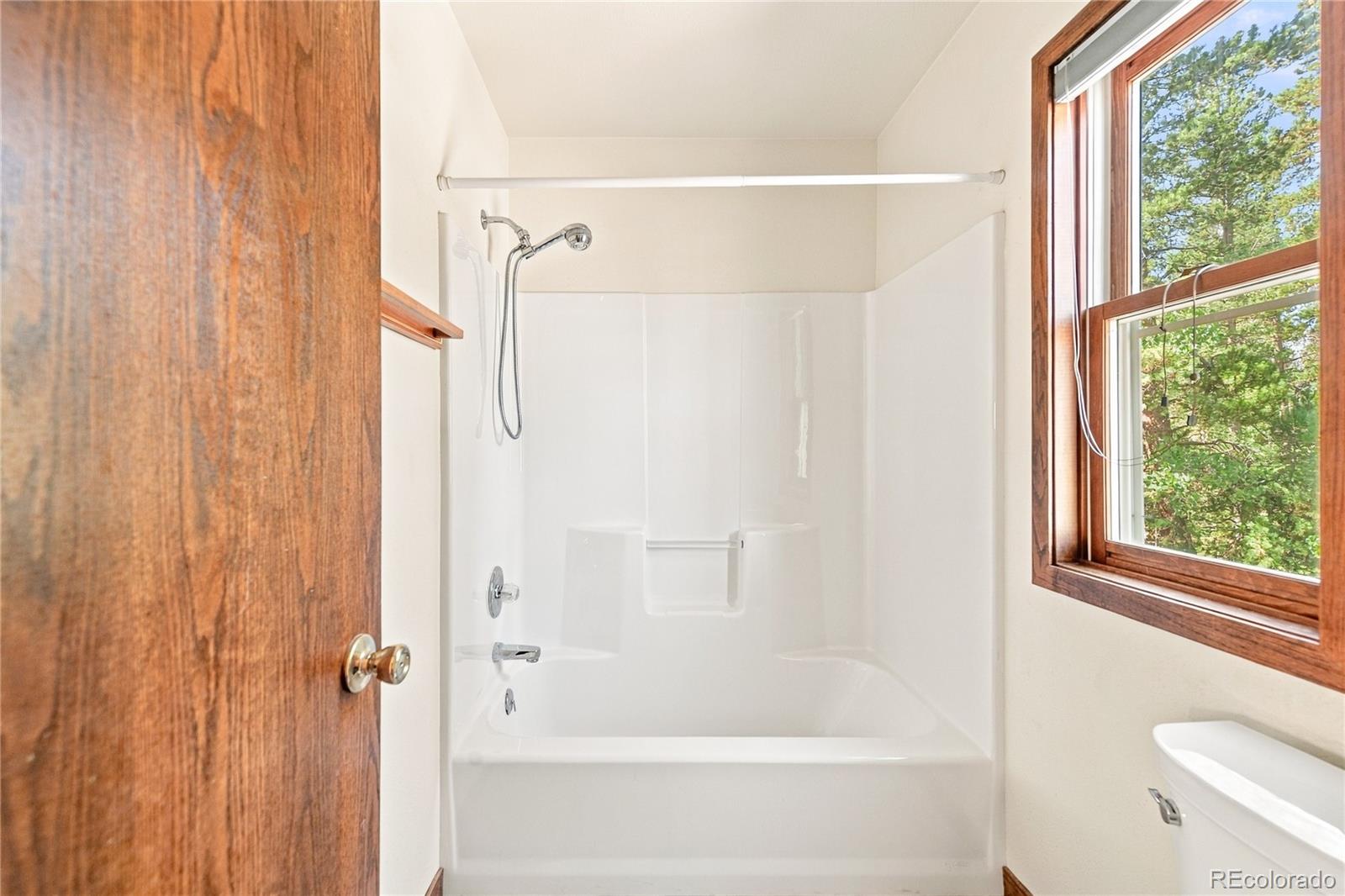211 Cedar Way