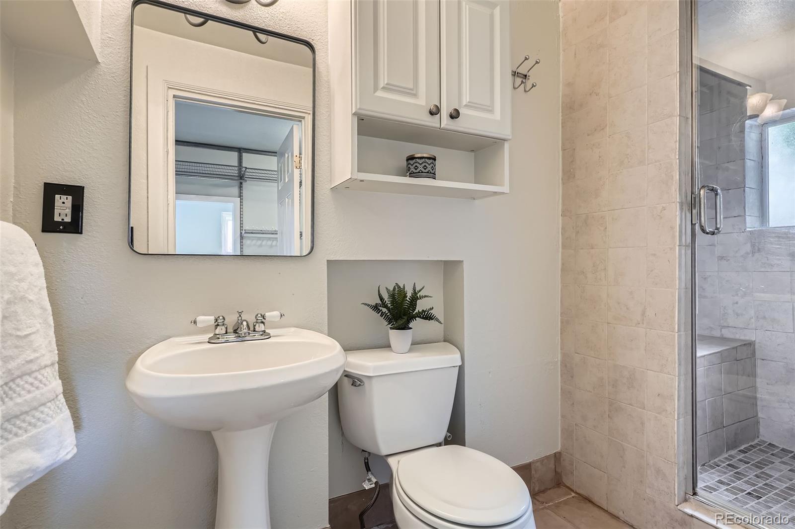 2562 N Emerson Street