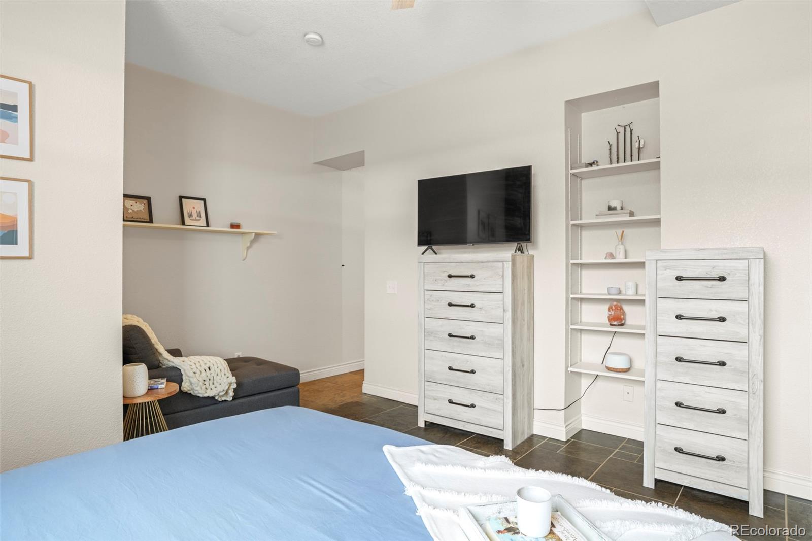 3249 W Fairview Place Unit: 111