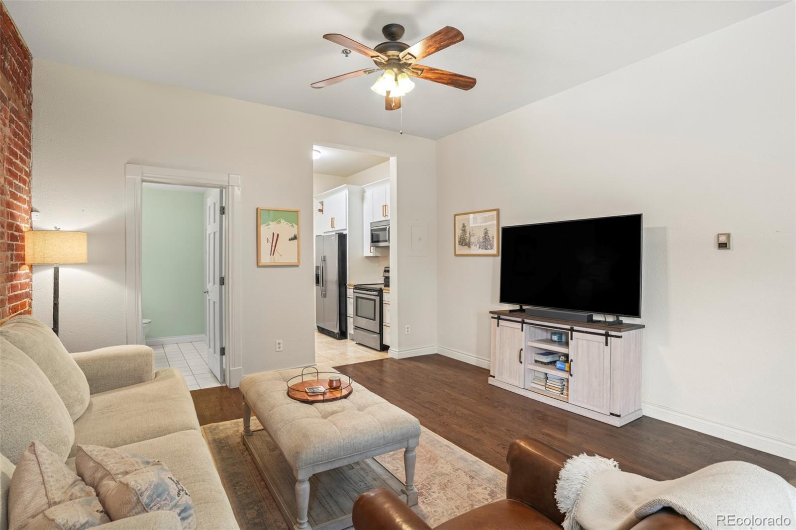 3249 W Fairview Place Unit: 111