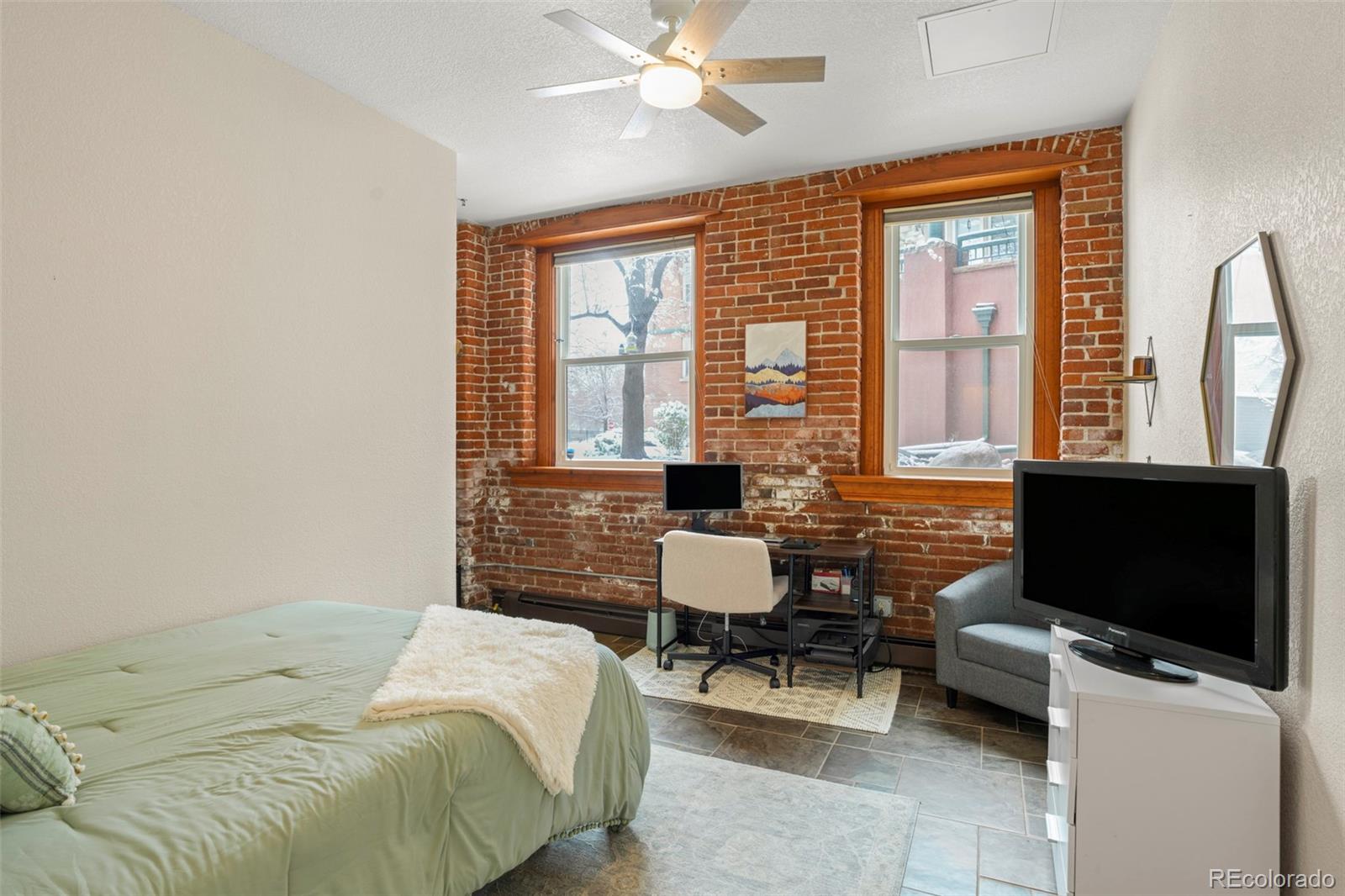 3249 W Fairview Place Unit: 111