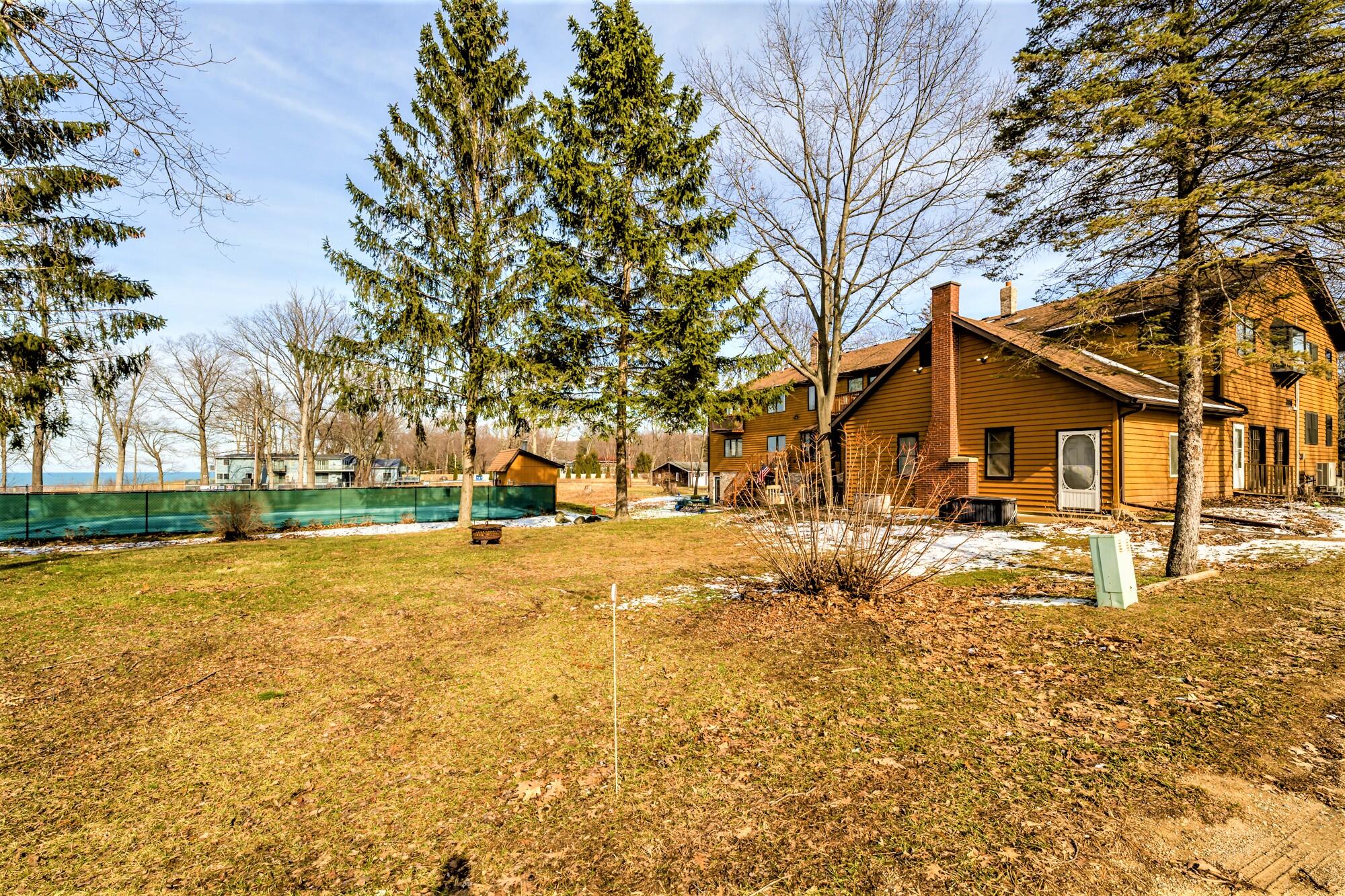 4766 Arbor Avenue, 10