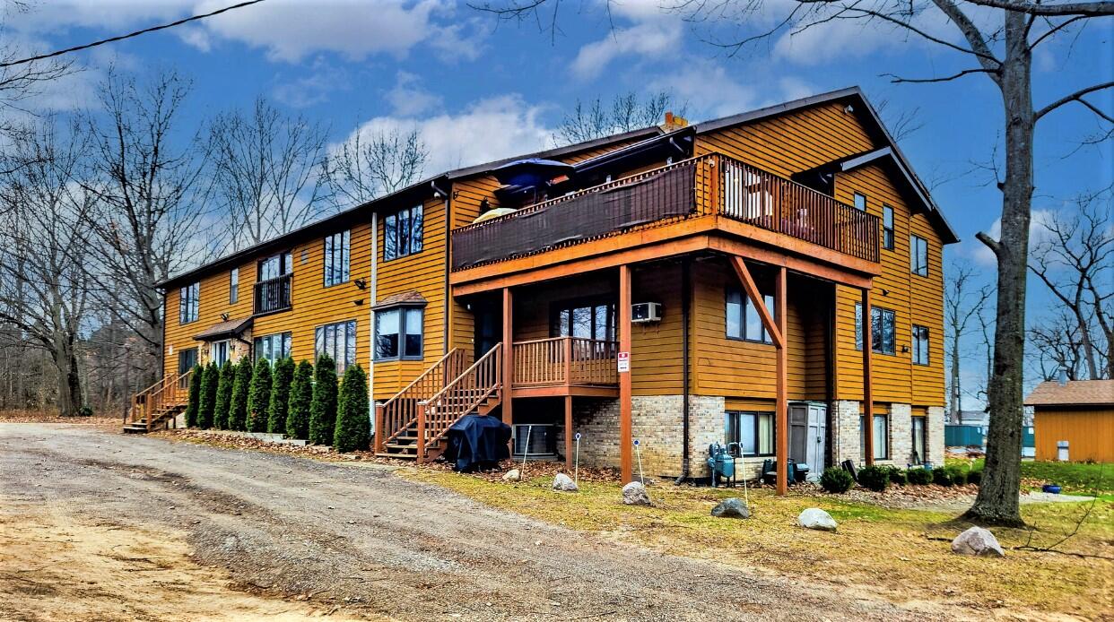 4766 Arbor Avenue, 10