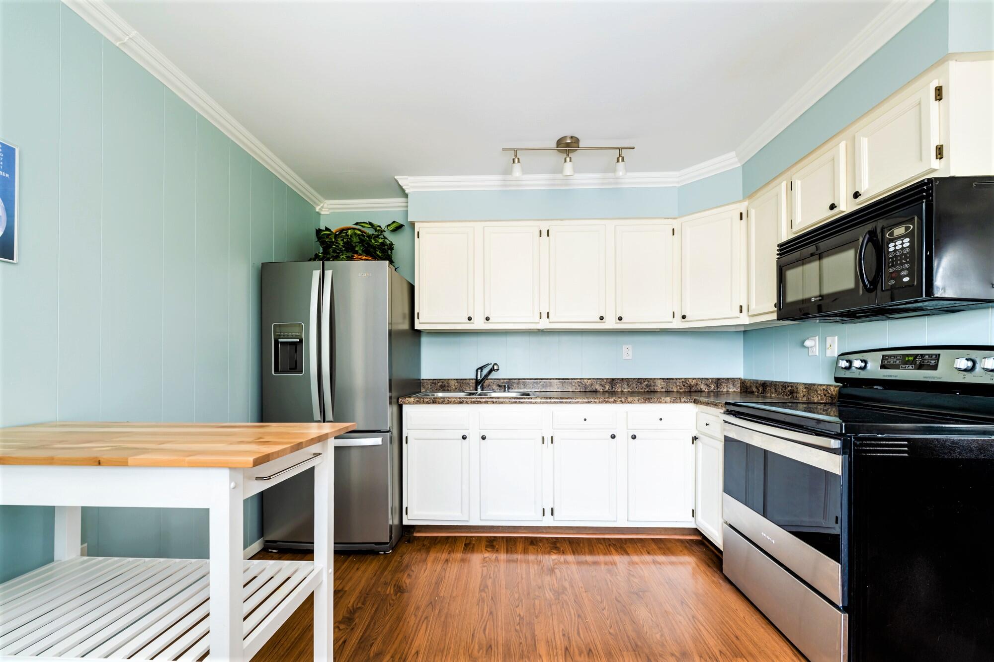 4766 Arbor Avenue, 10