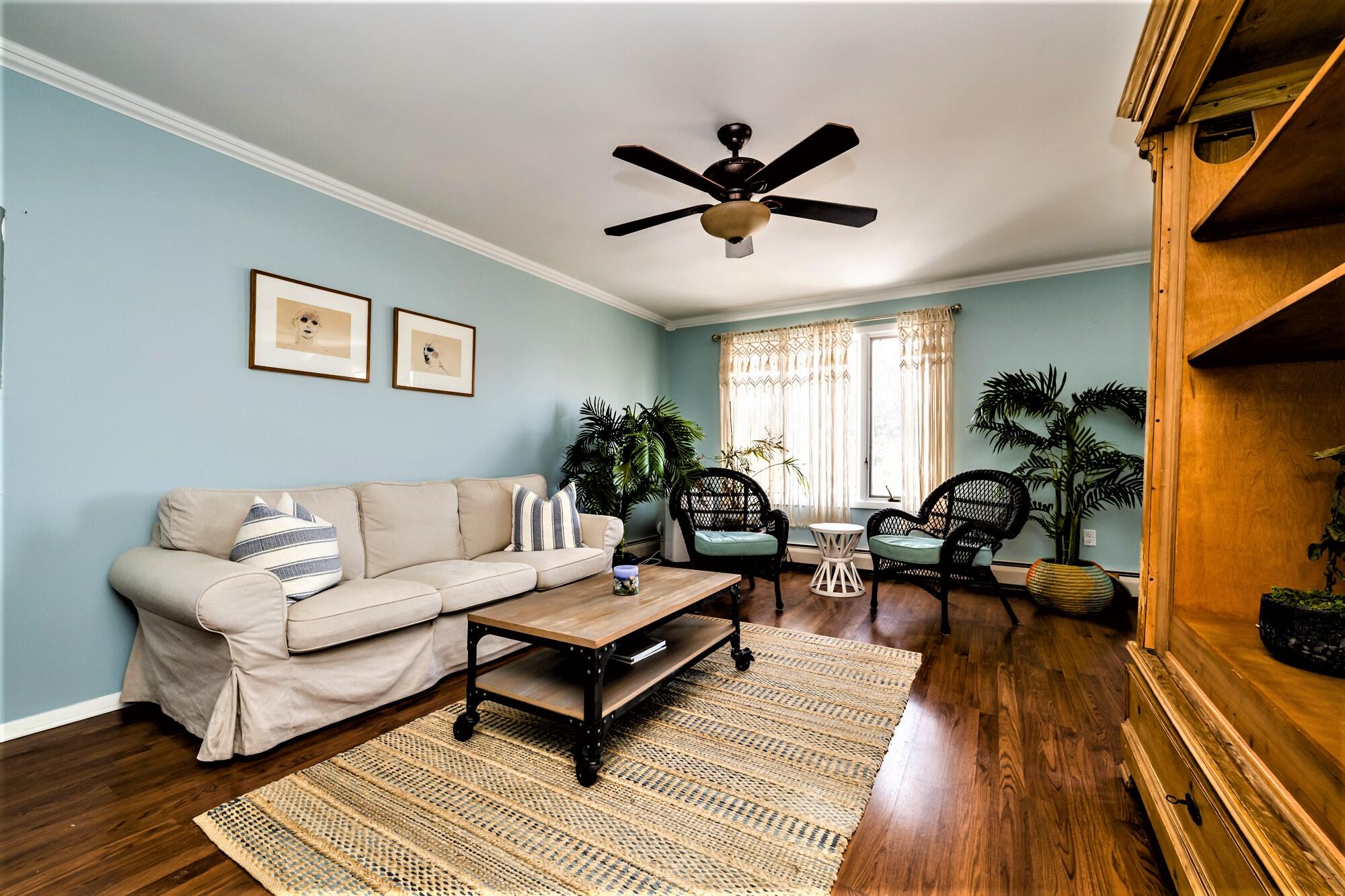 4766 Arbor Avenue, 10