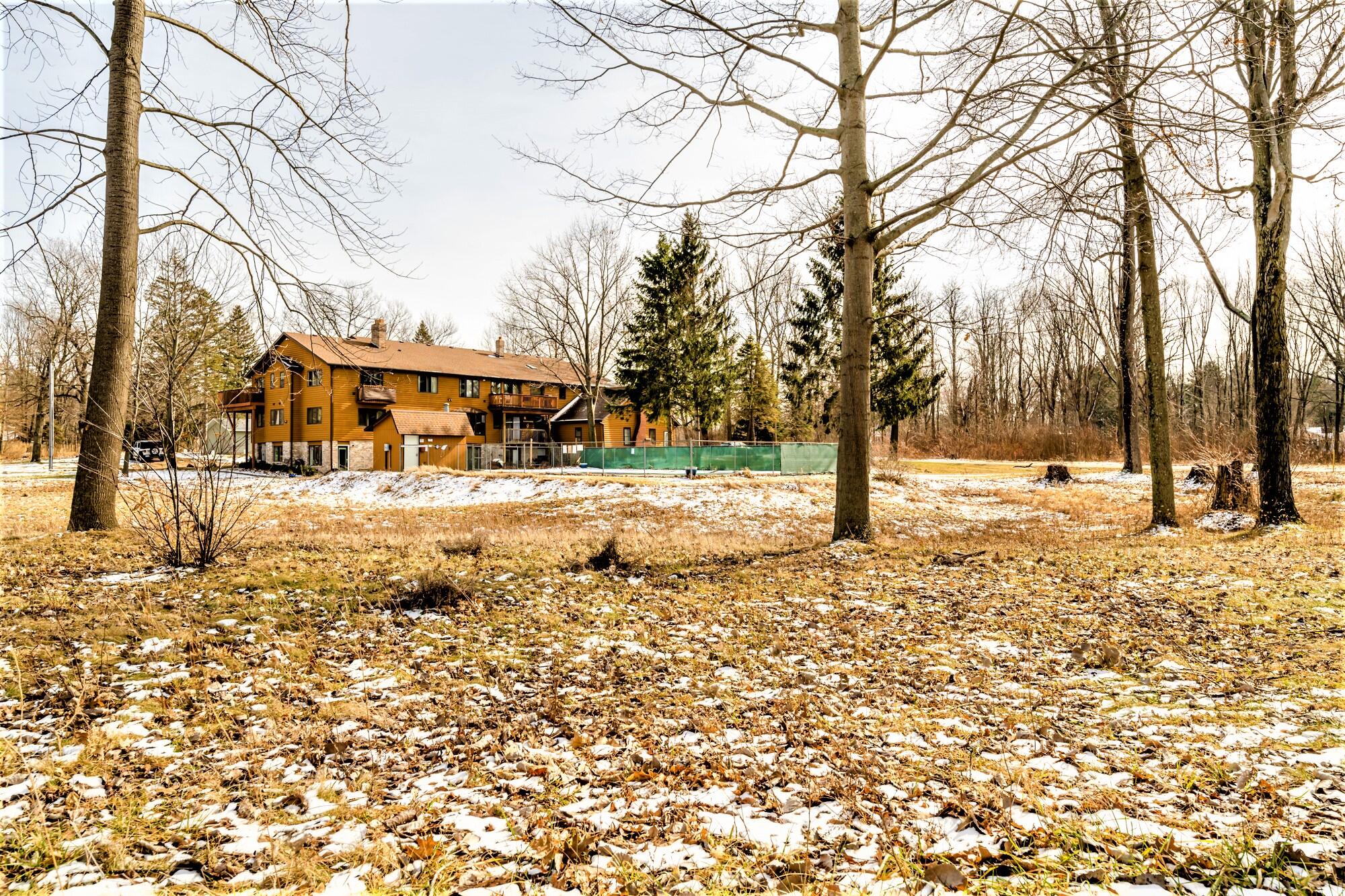 4766 Arbor Avenue, 10