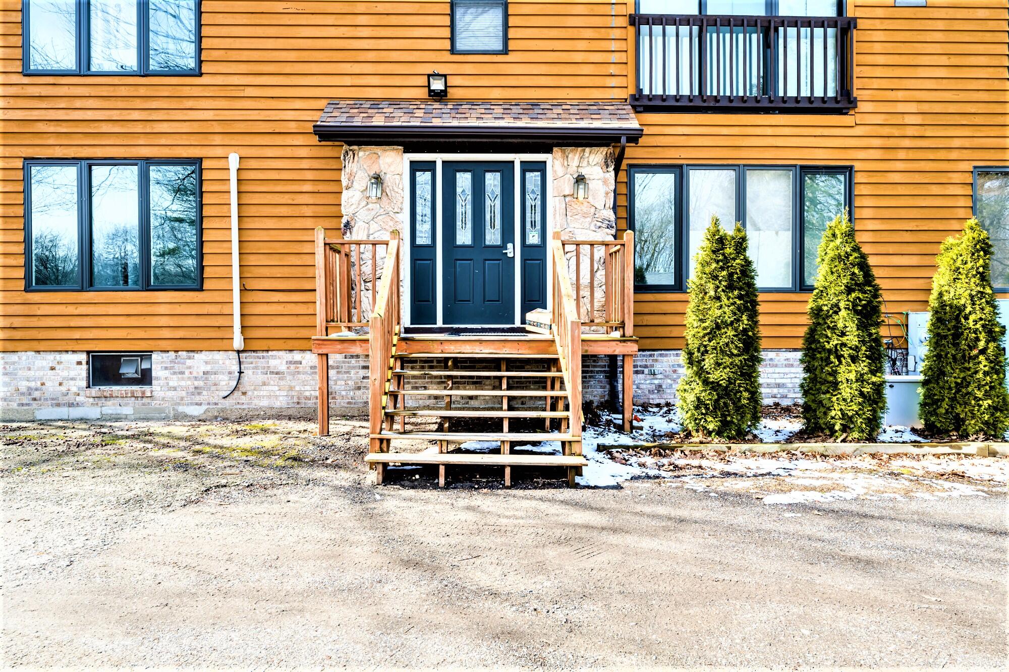 4766 Arbor Avenue, 10
