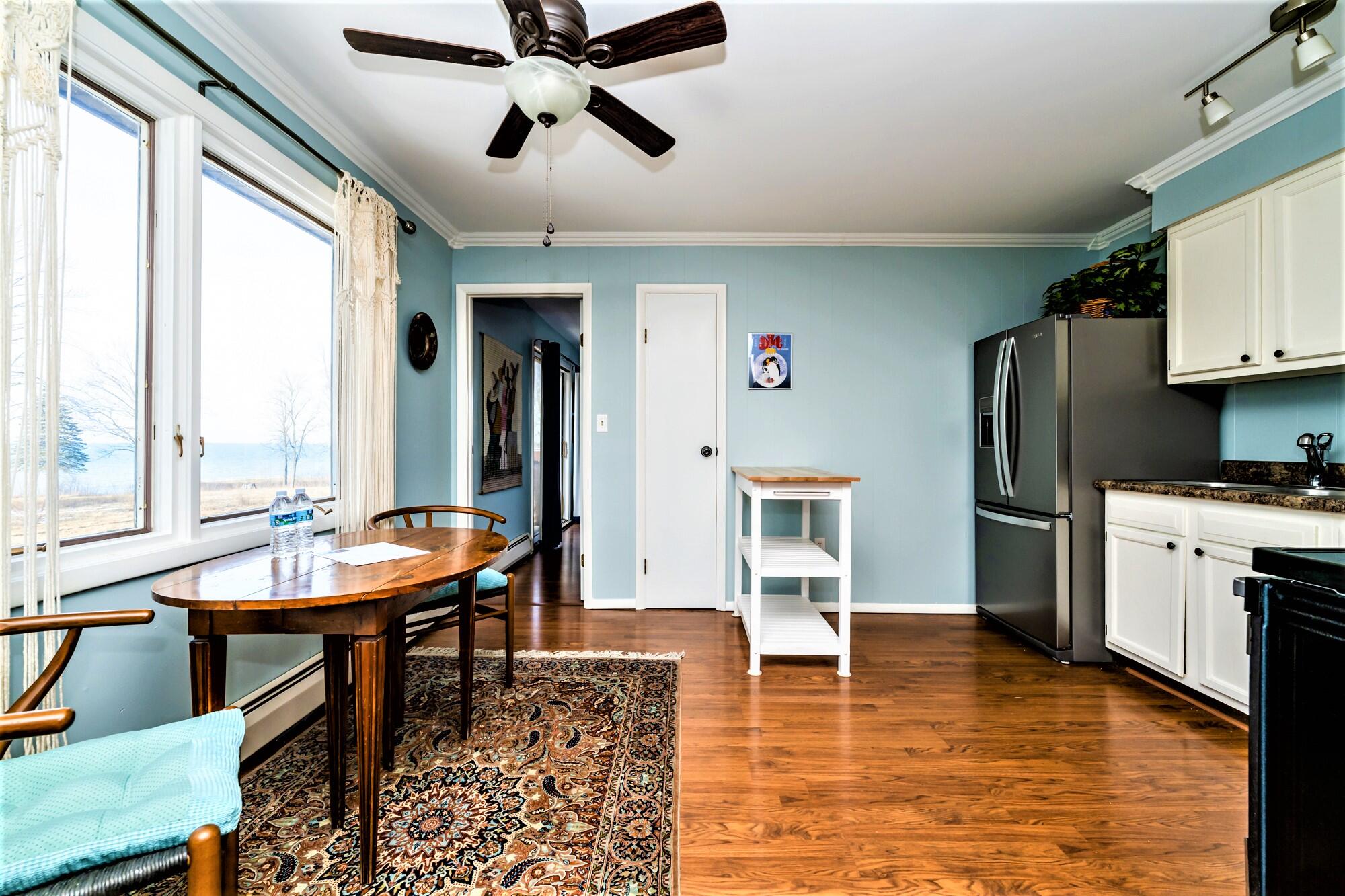 4766 Arbor Avenue, 10