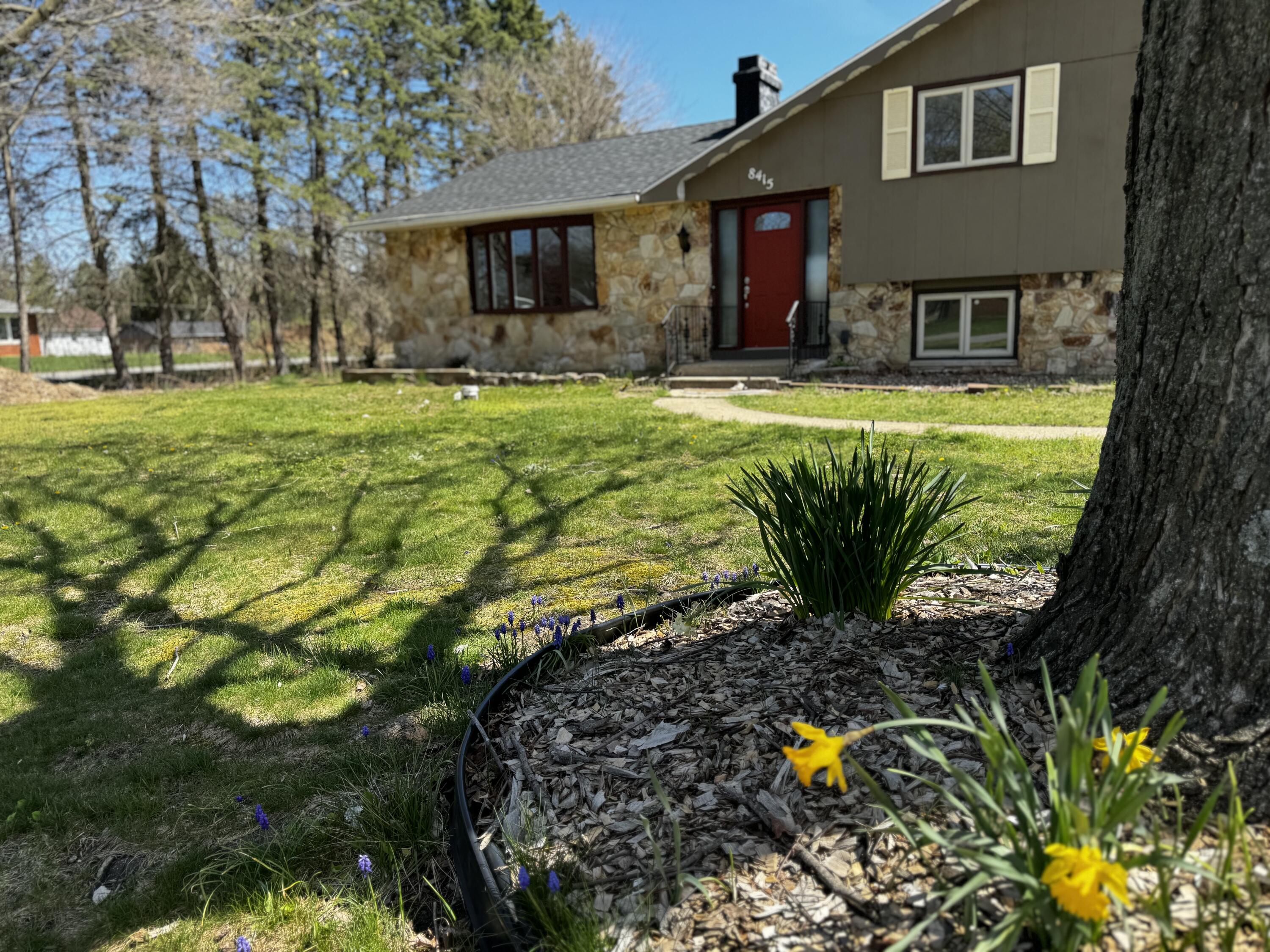 8415 Centerfield Drive