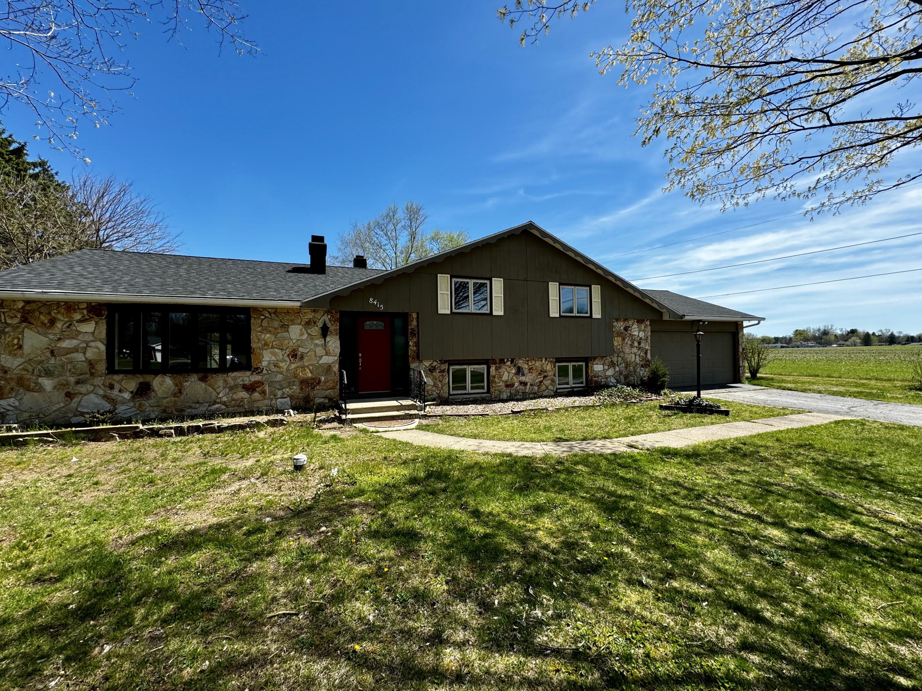 8415 Centerfield Drive