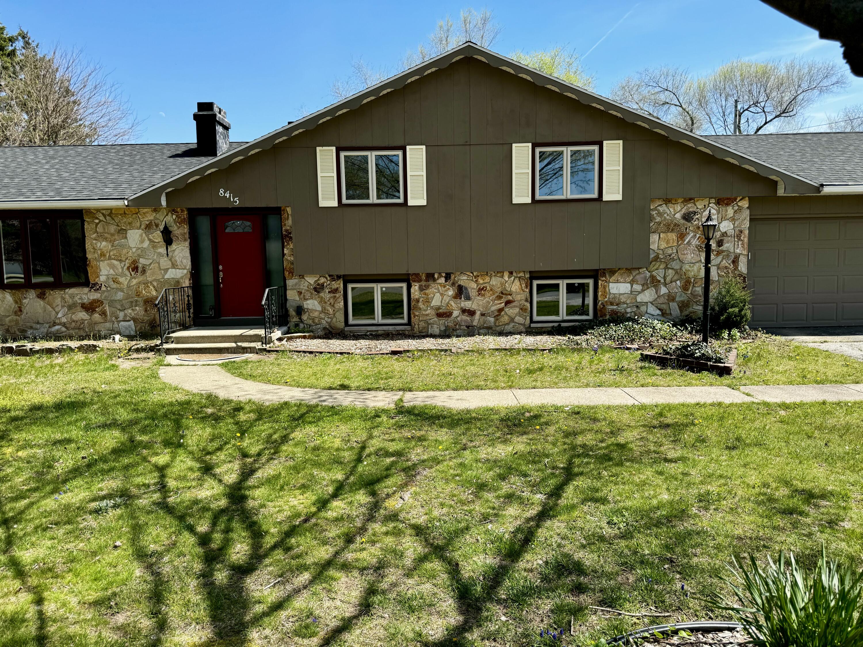 8415 Centerfield Drive