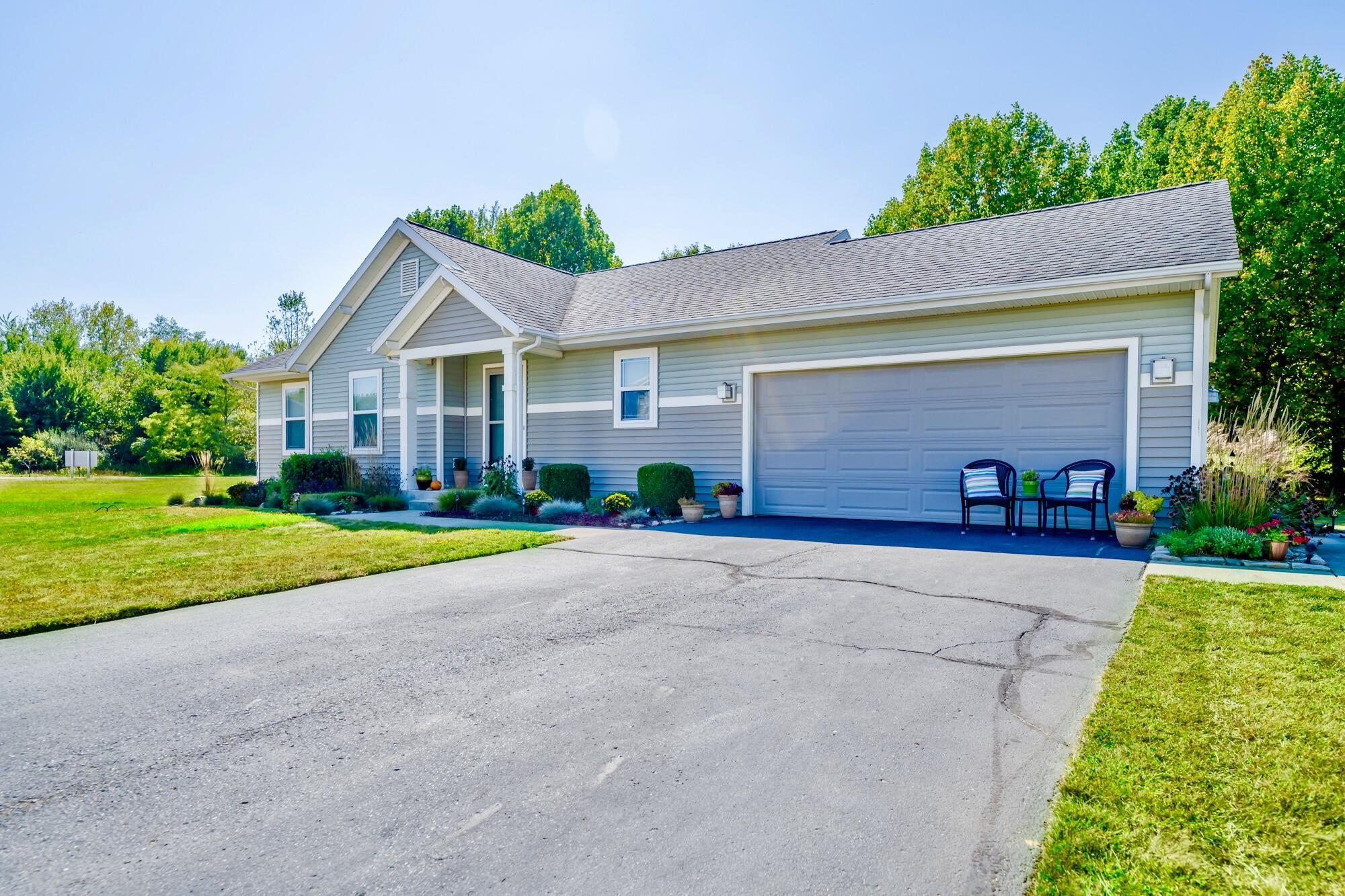 513 Lost Oak Circle