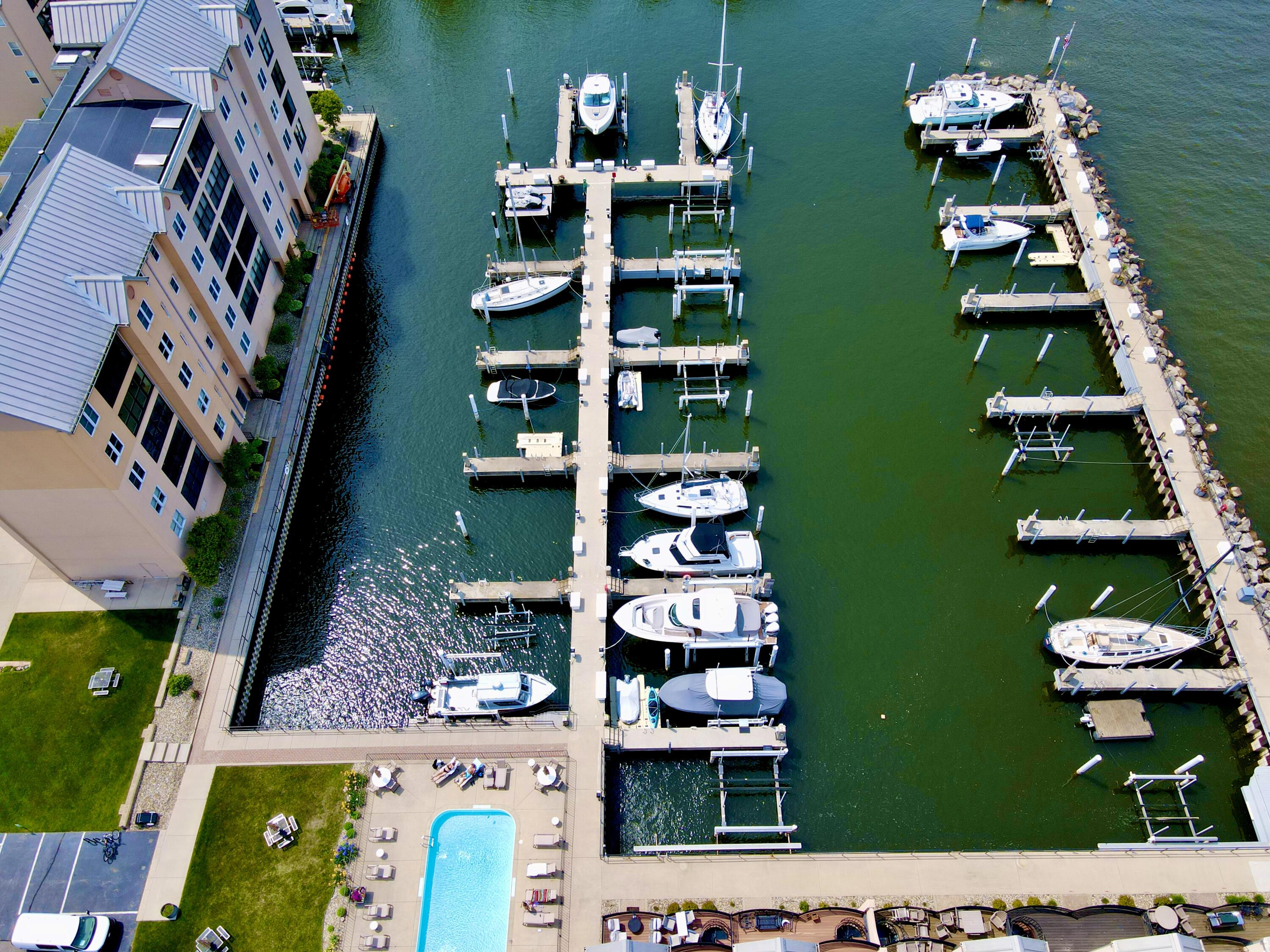 312 Water Street, # 31, St. Joseph Unit: # 31