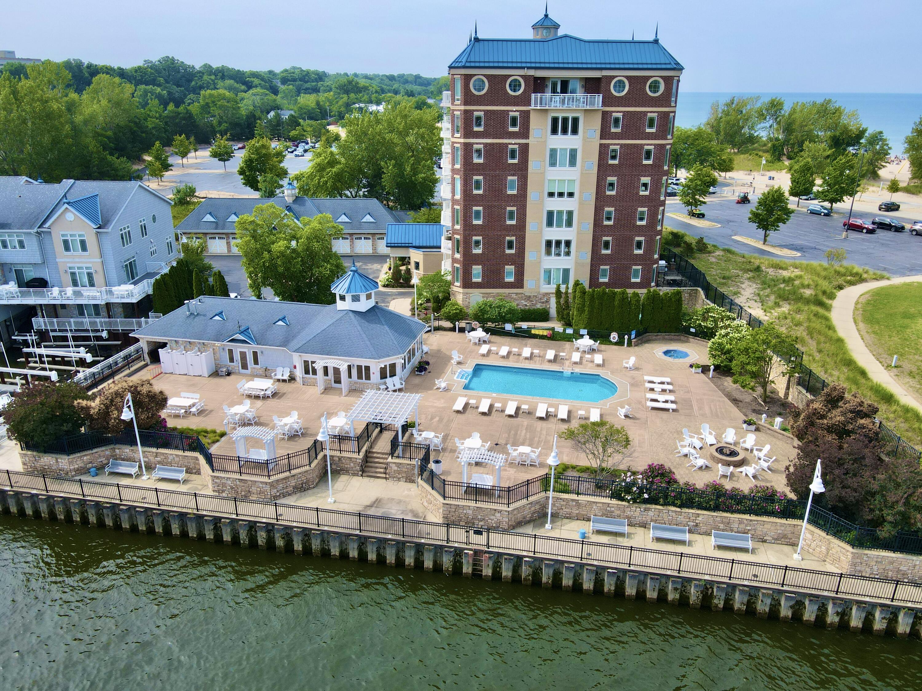 200 Lake Street, 4C, St. Joseph Unit: 4C