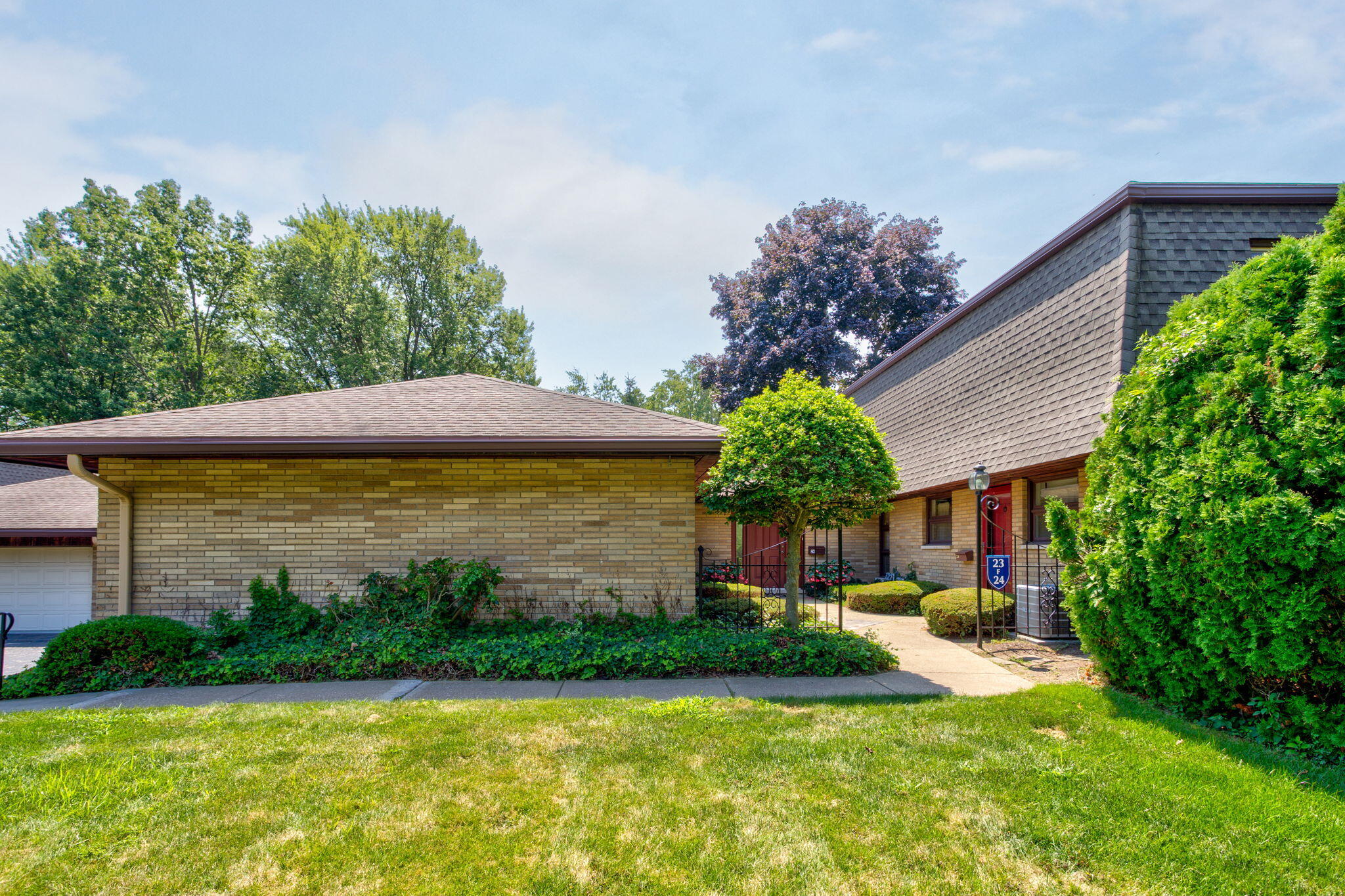 2727 S Lakeshore Drive, F-24, St. Joseph Unit: F-24