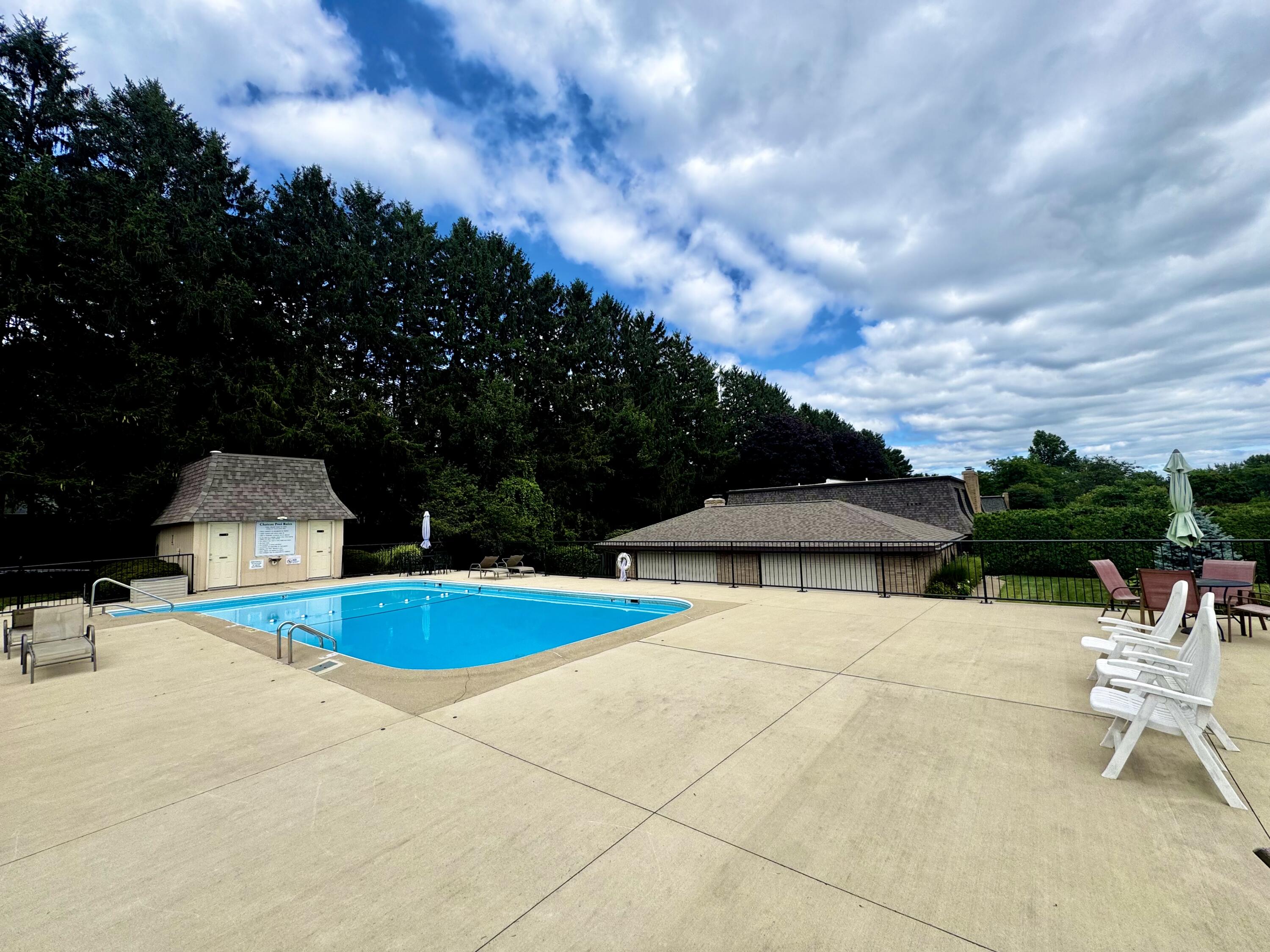 2727 S Lakeshore Drive, F-24, St. Joseph Unit: F-24