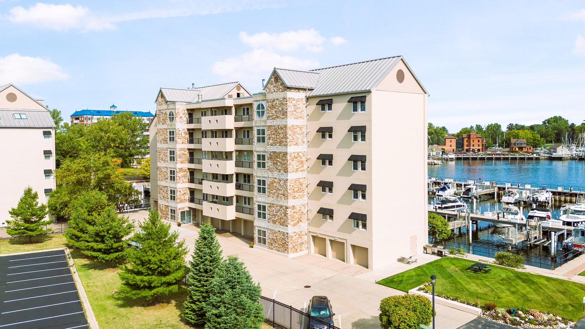 260 Water Street, 5E, St. Joseph Unit: 5E