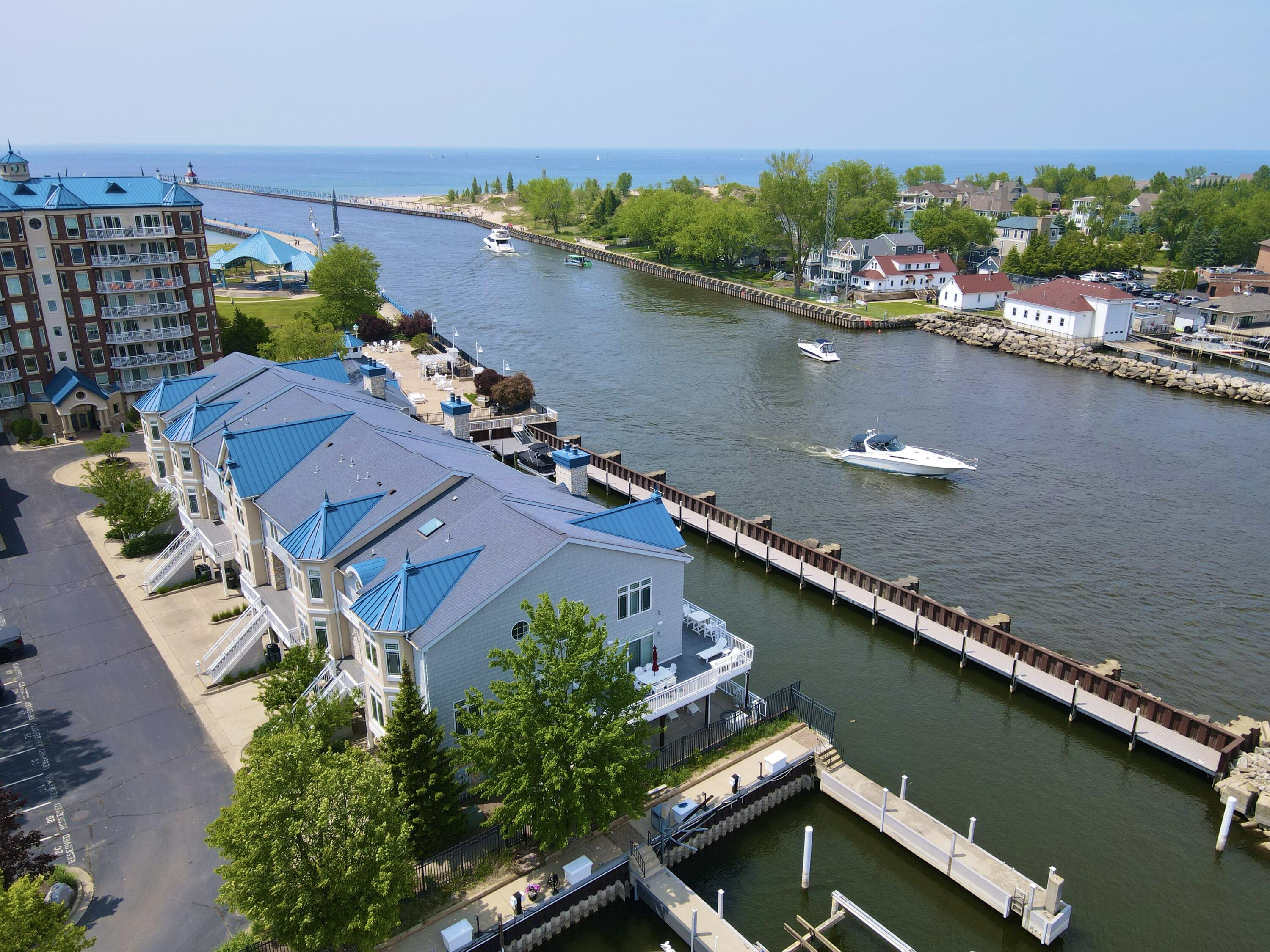 260 Water Street, 5E, St. Joseph Unit: 5E