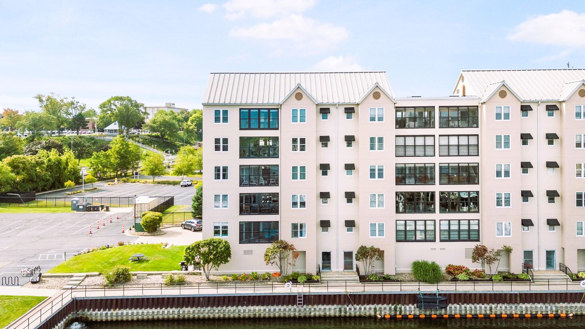 260 Water Street, 5E, St. Joseph Unit: 5E