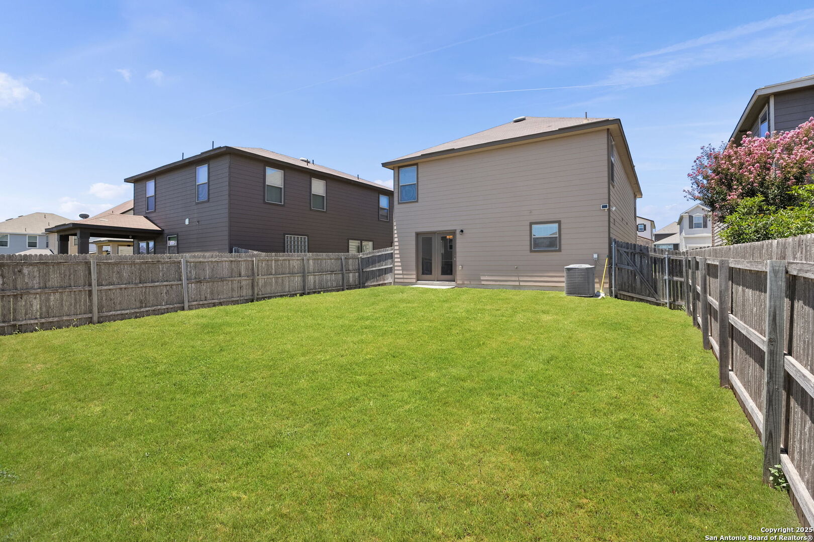 3909 Legend Pond