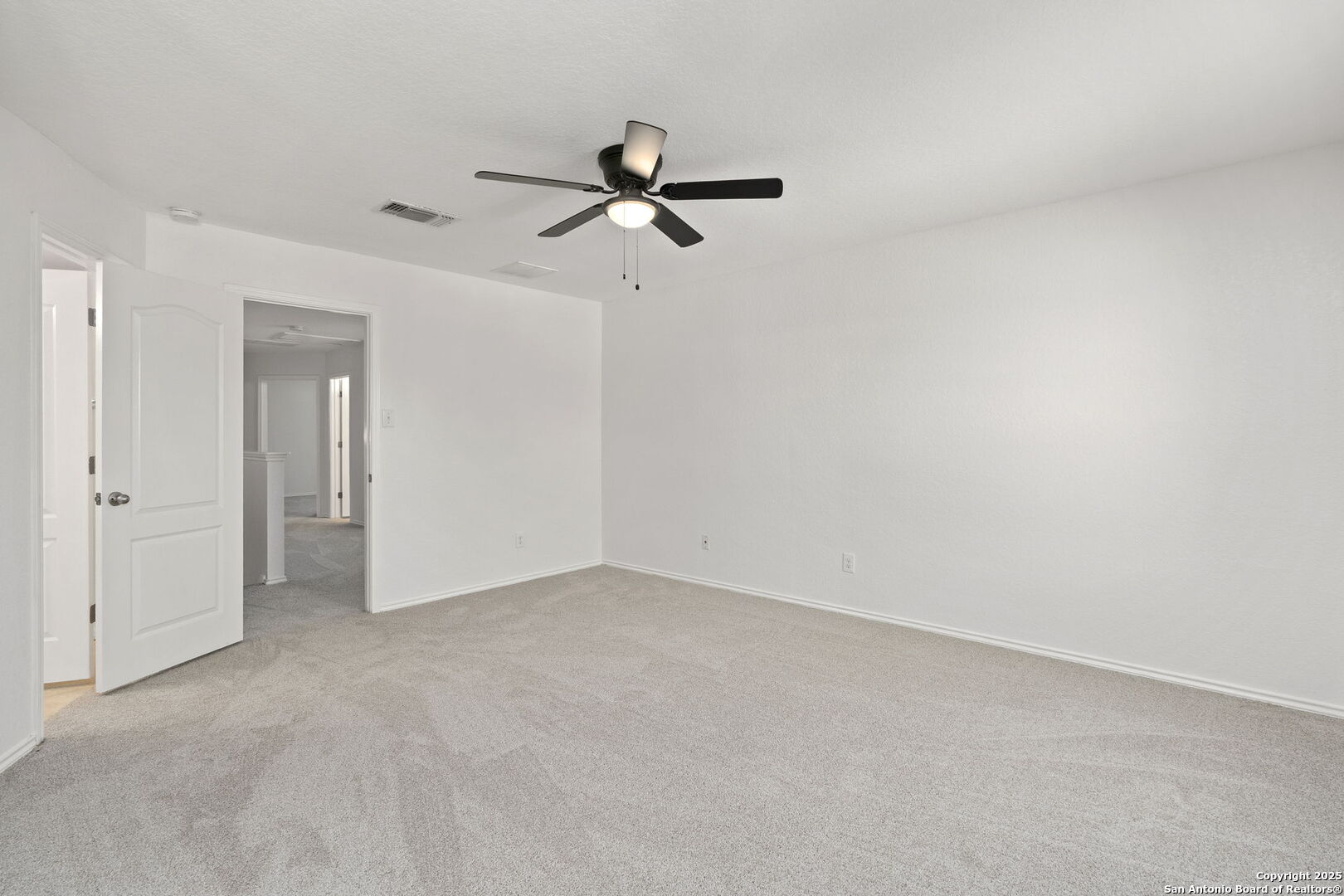 3909 Legend Pond