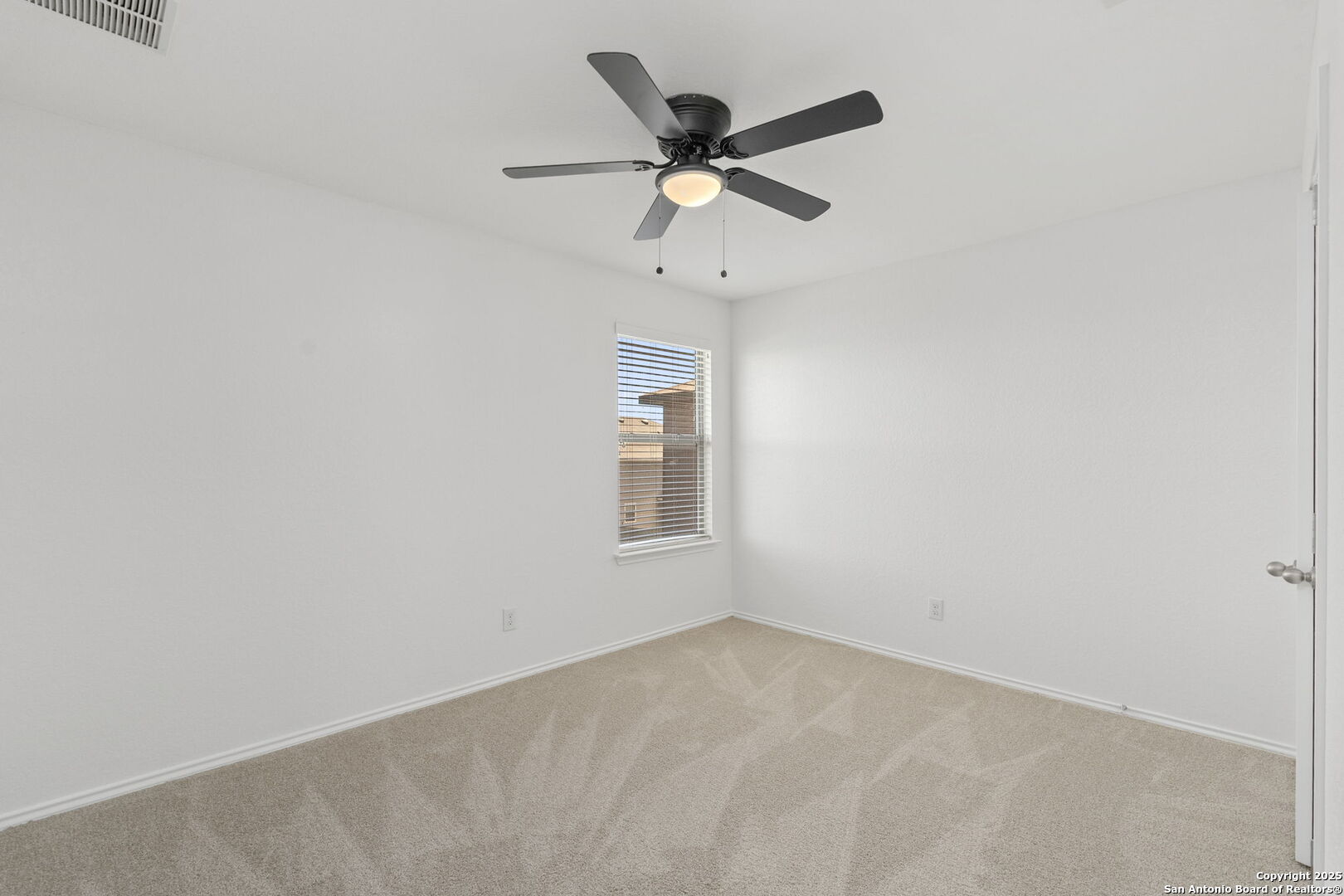 3909 Legend Pond