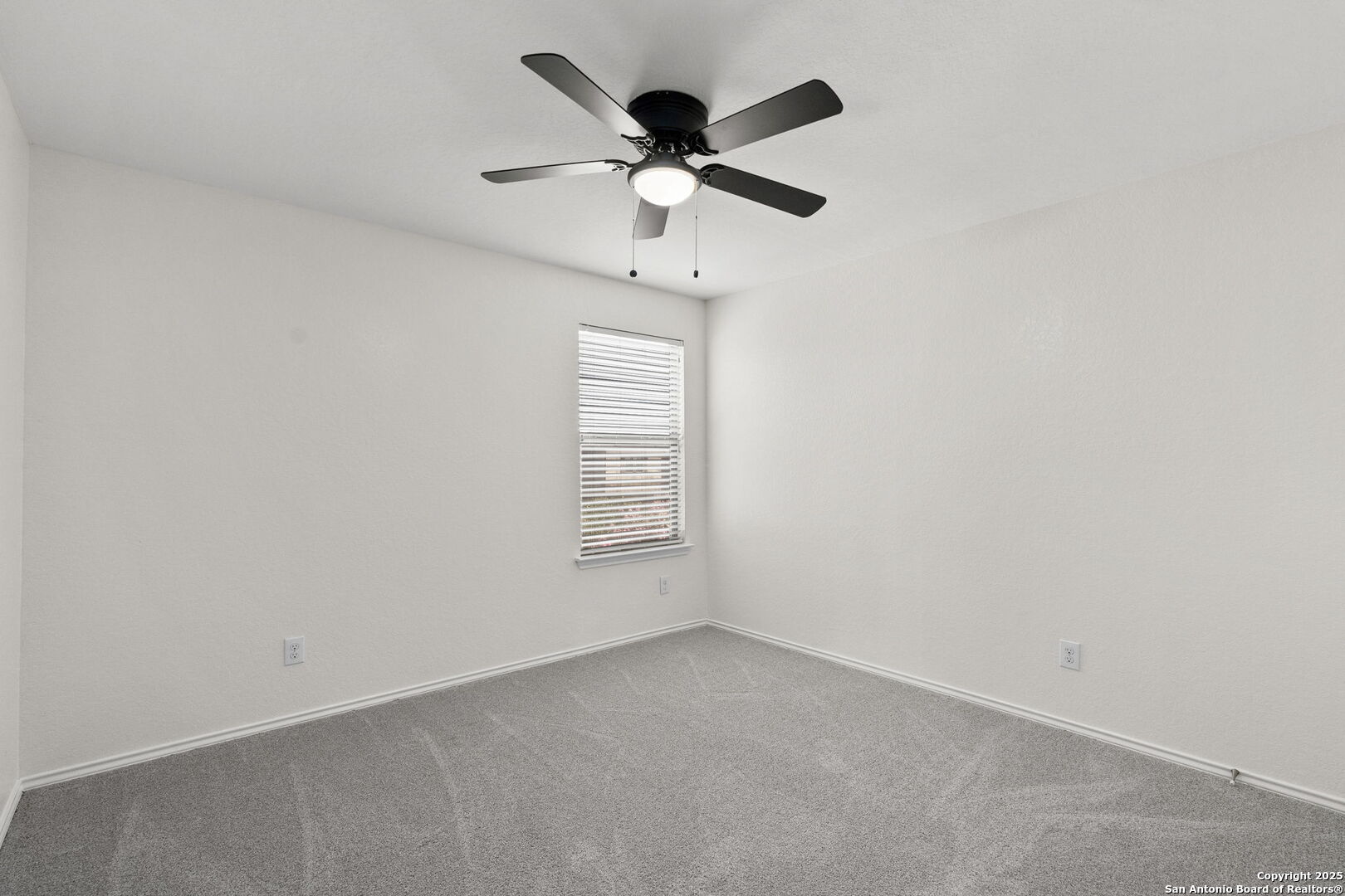 3909 Legend Pond