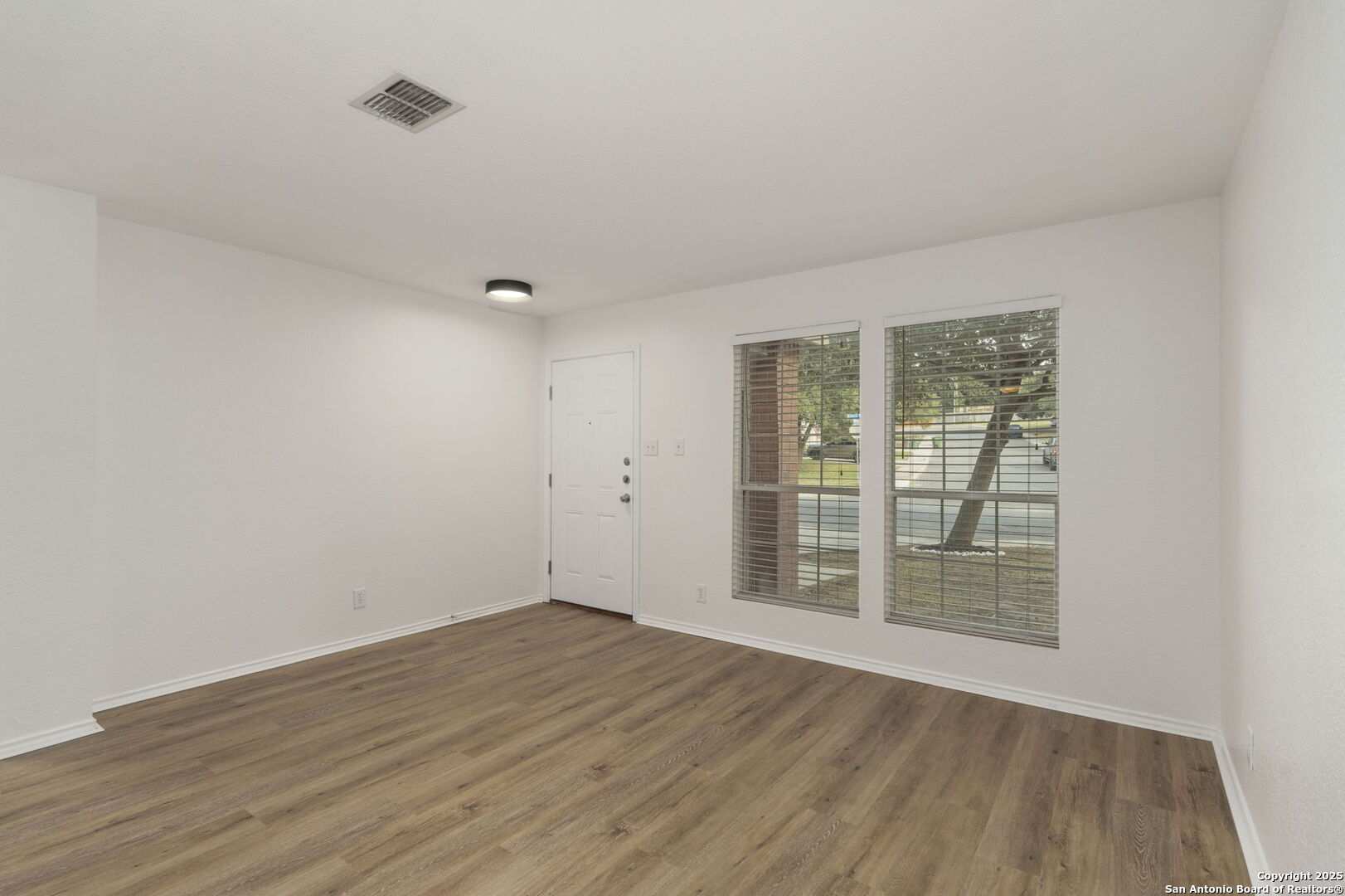 5903 BRONCO WAY