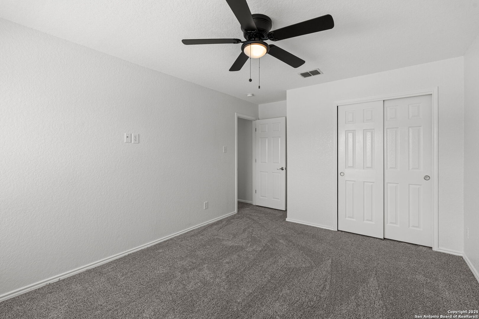 12206 Medina Mill