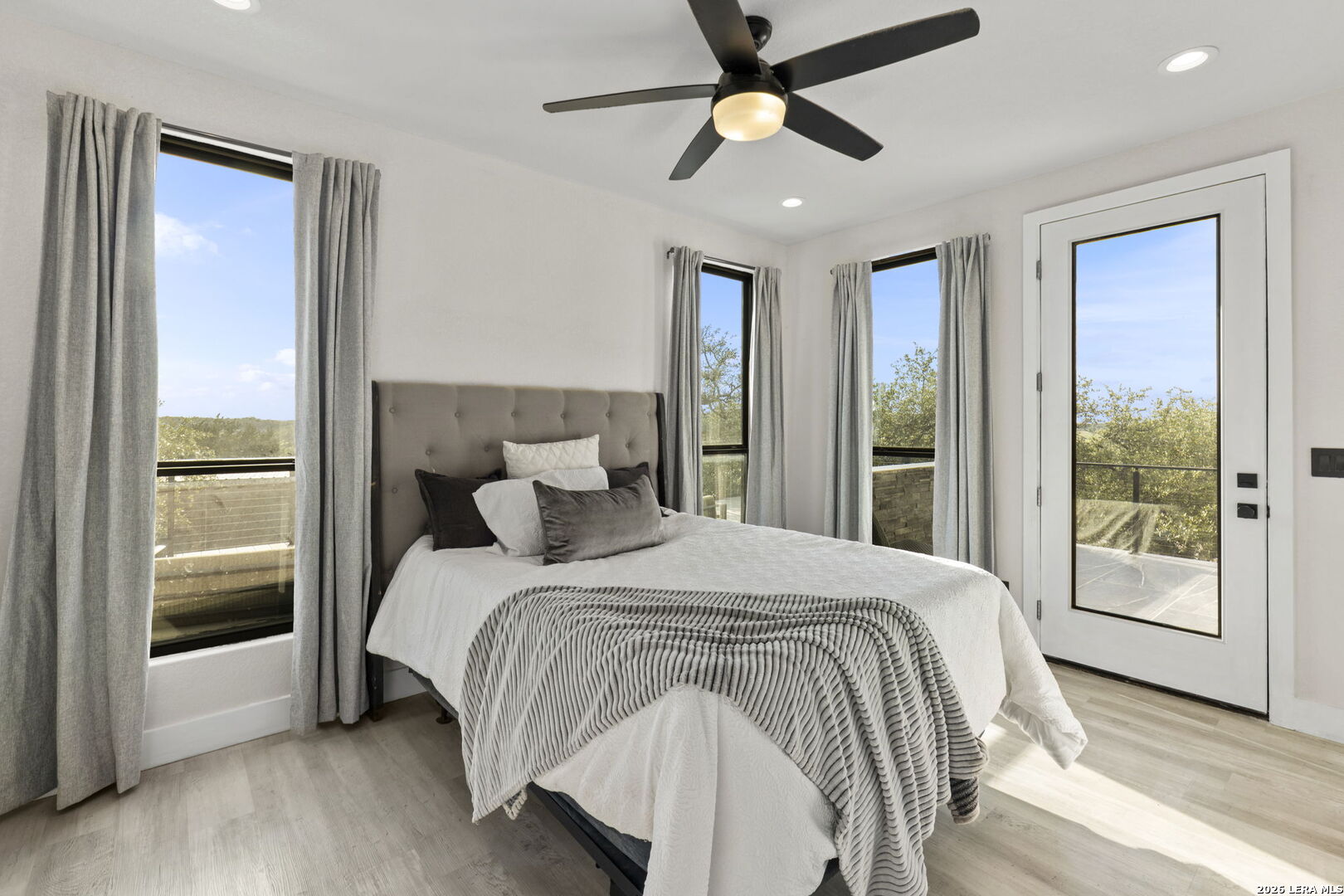 109 Pond View Ct