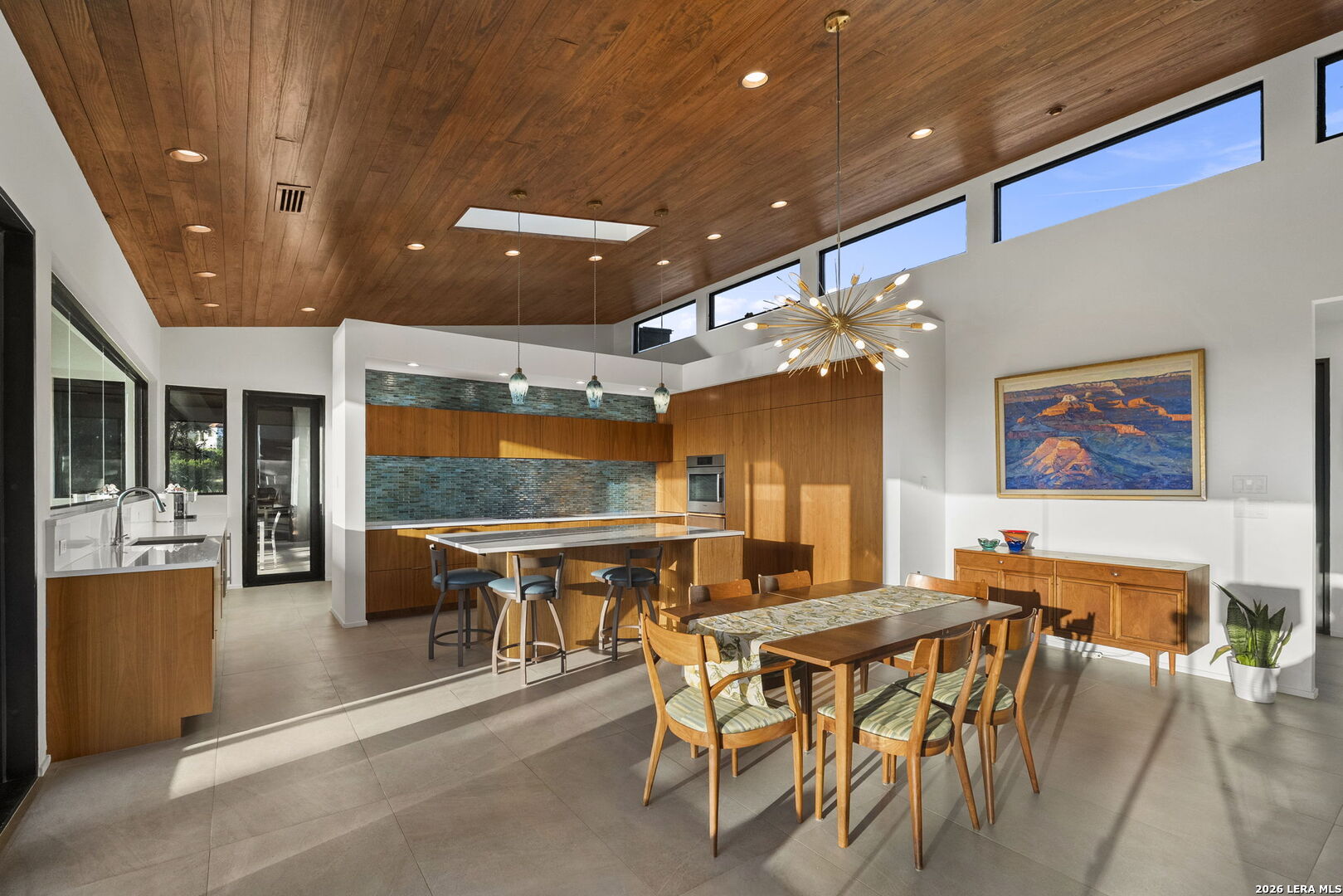 352 Arthur Ct