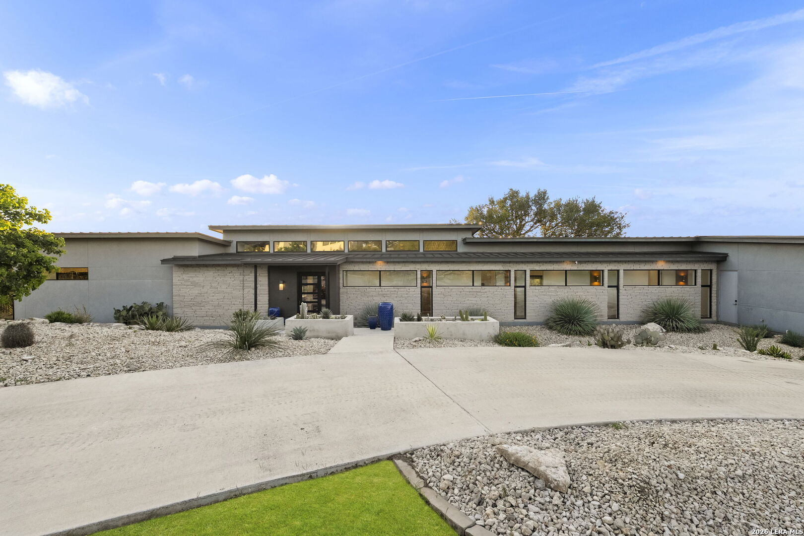 352 Arthur Ct