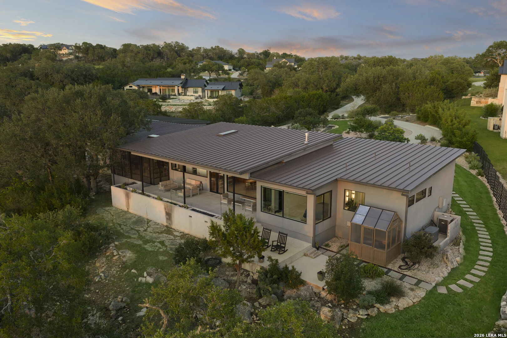 352 Arthur Ct