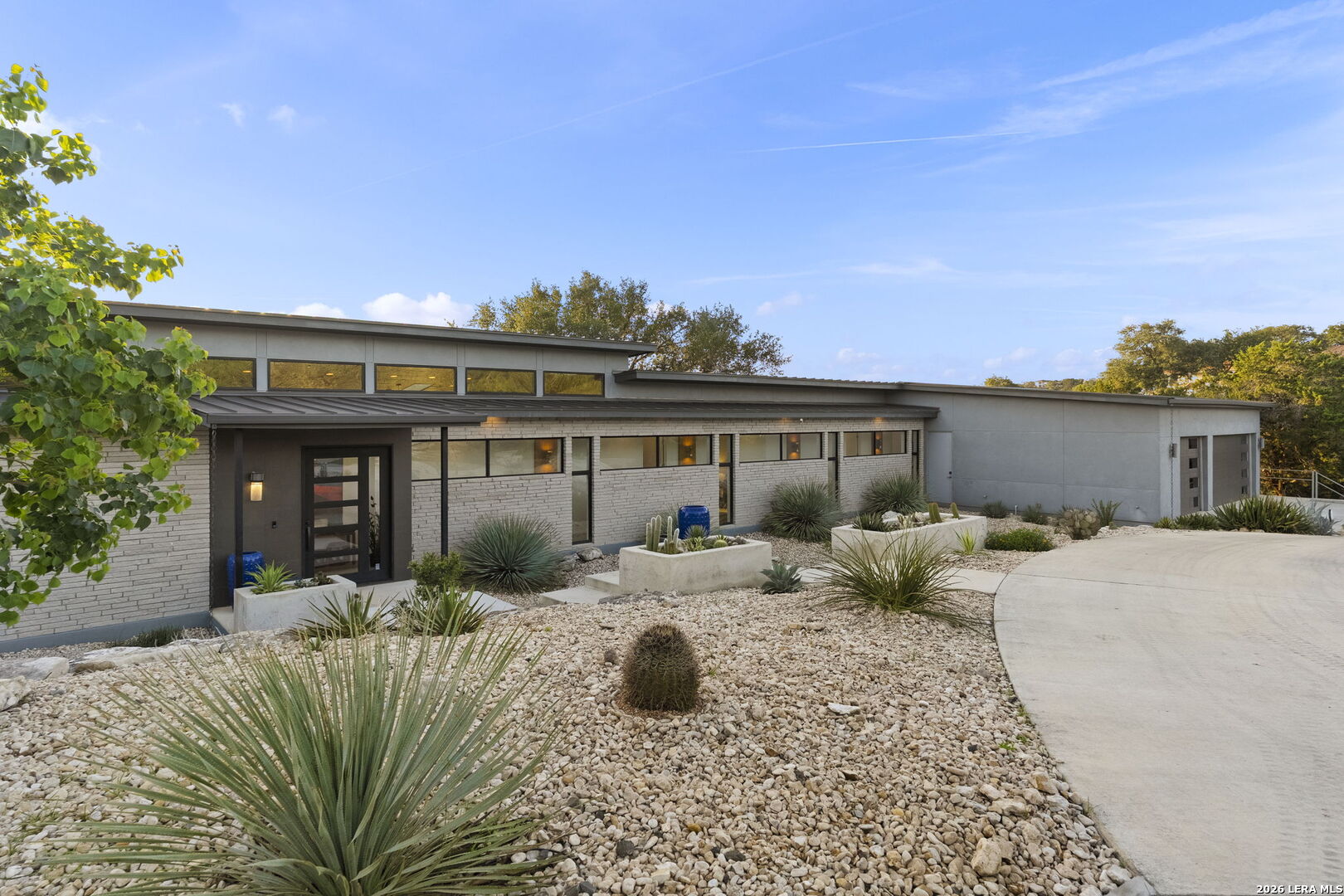 352 Arthur Ct