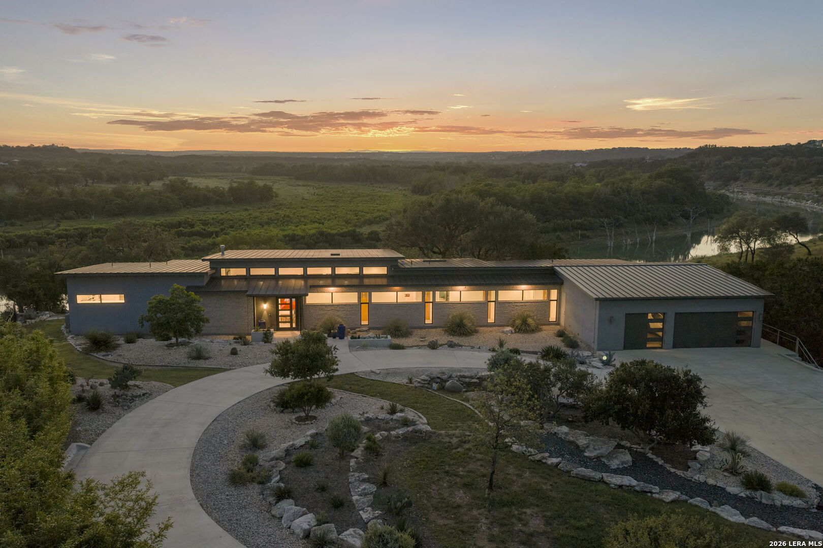 352 Arthur Ct