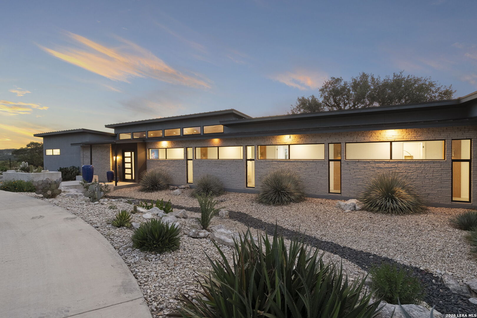 352 Arthur Ct