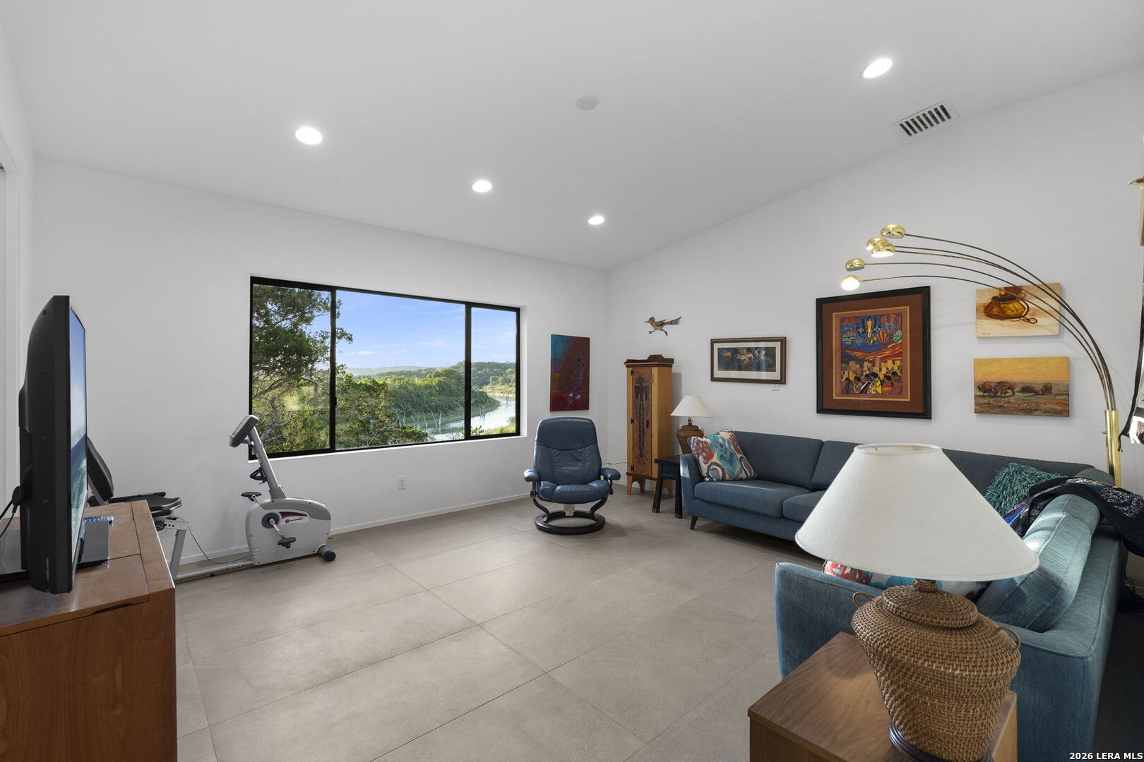 352 Arthur Ct