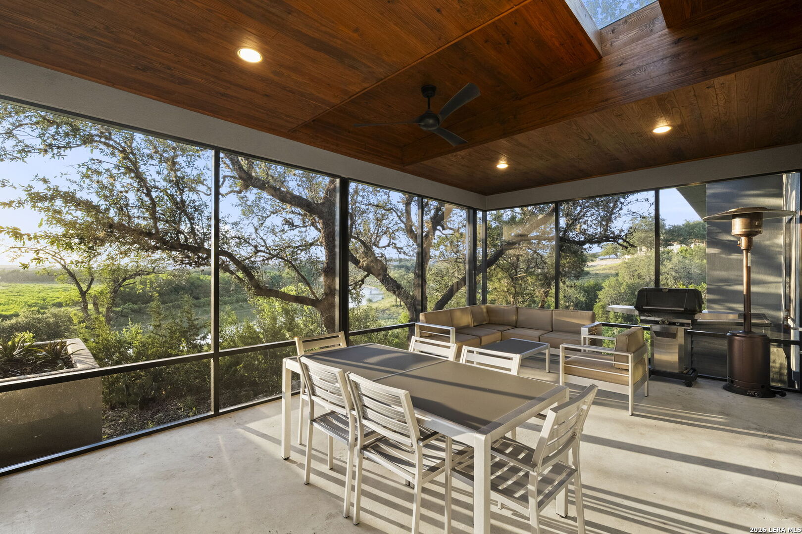 352 Arthur Ct