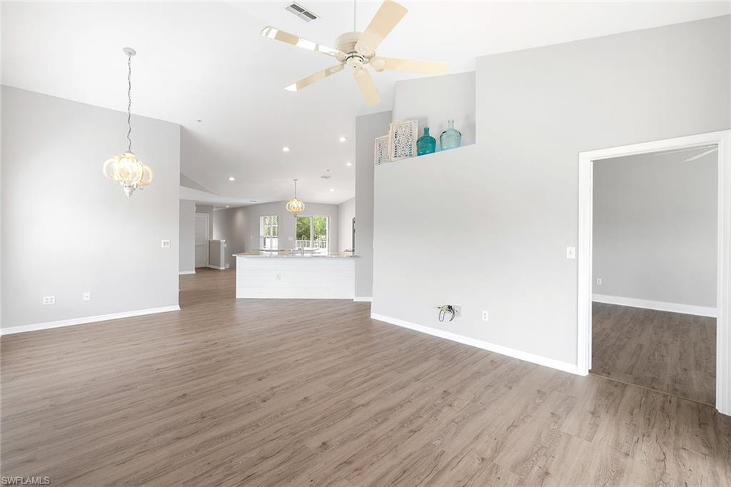 4920 Deerfield WAY # 204 Unit: B-204
