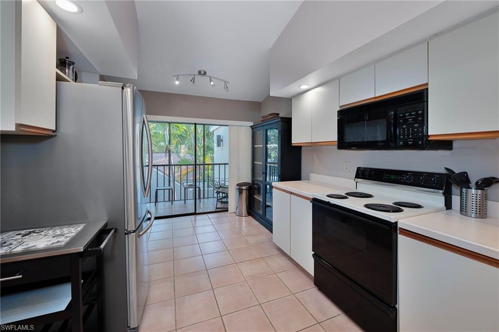 325 Bay Forest DR # 202