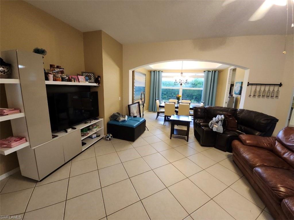 1445 Mariposa CIR # 101