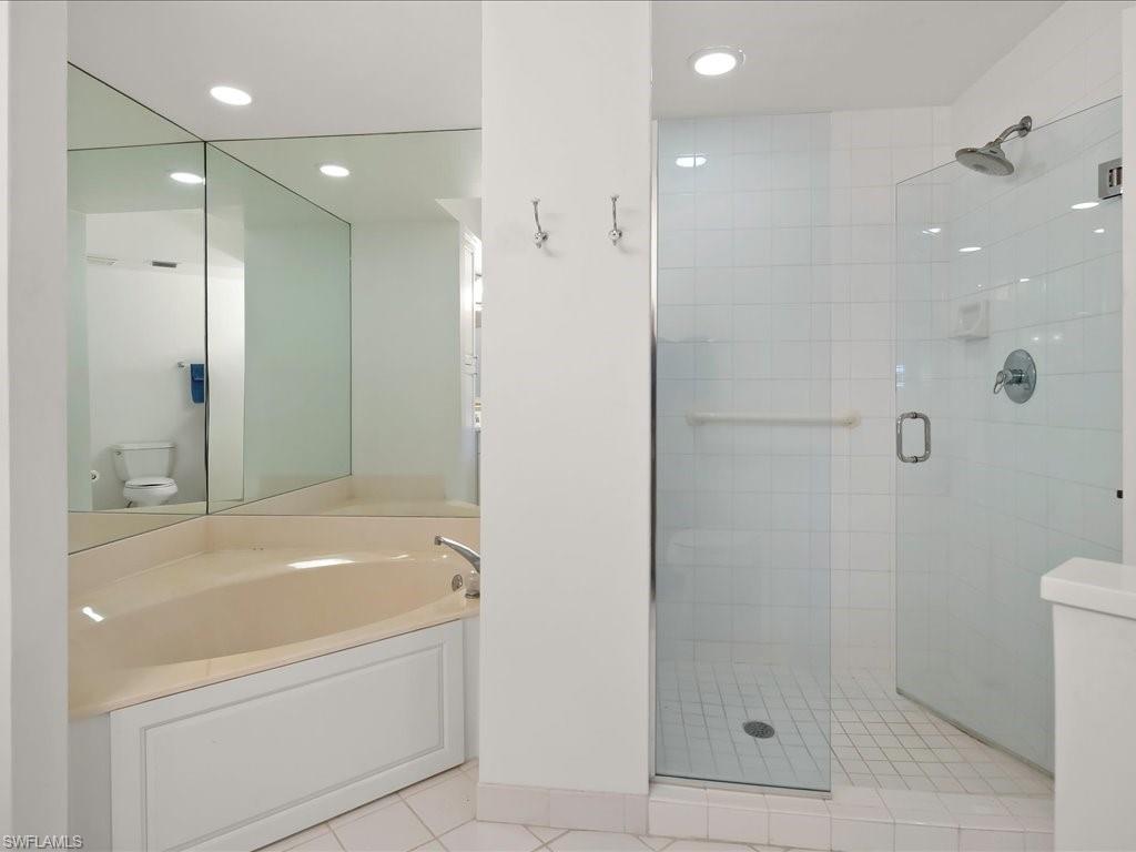 200 L AMBIANCE CIR 102