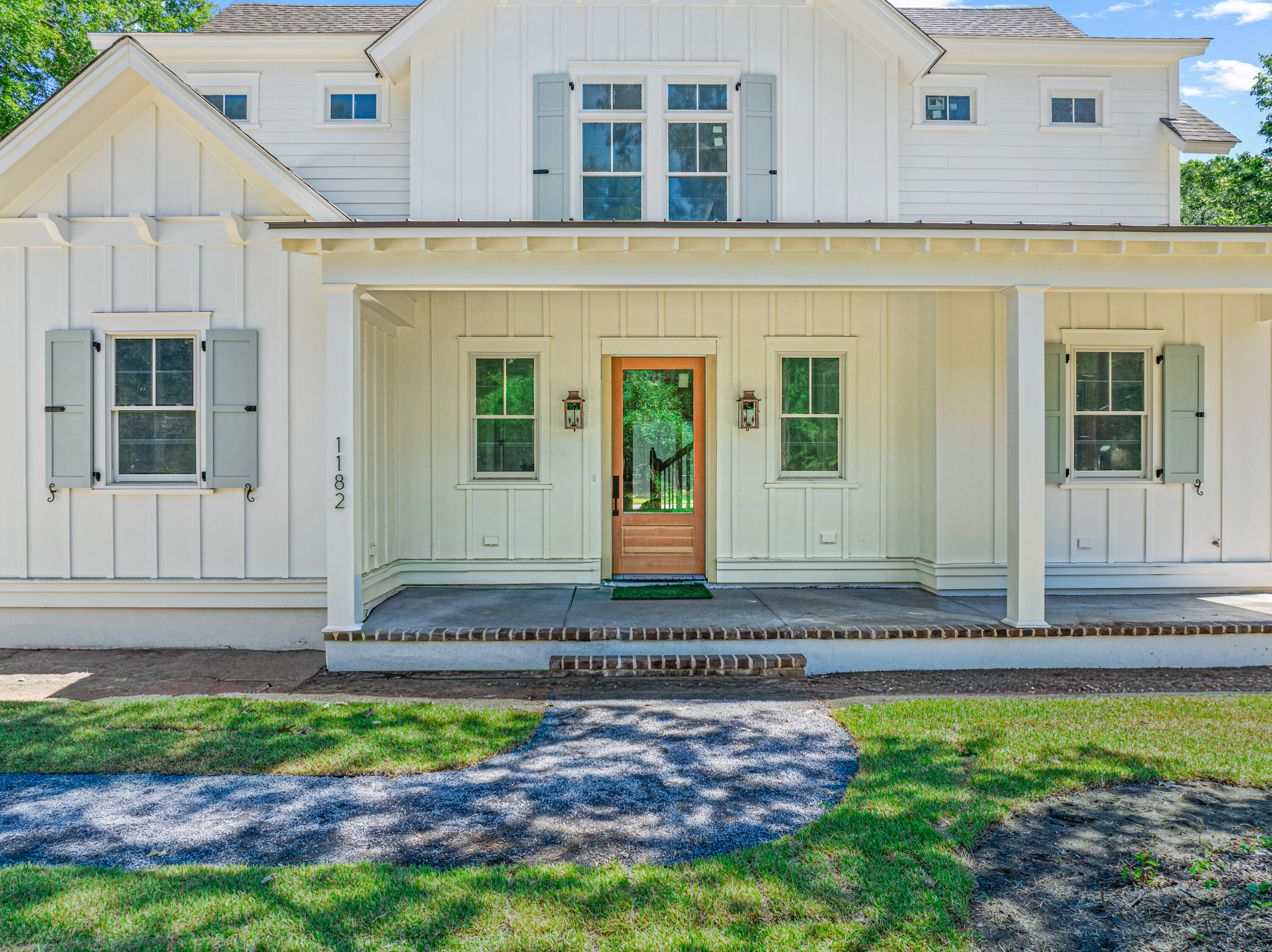 1182 Lazy Lane