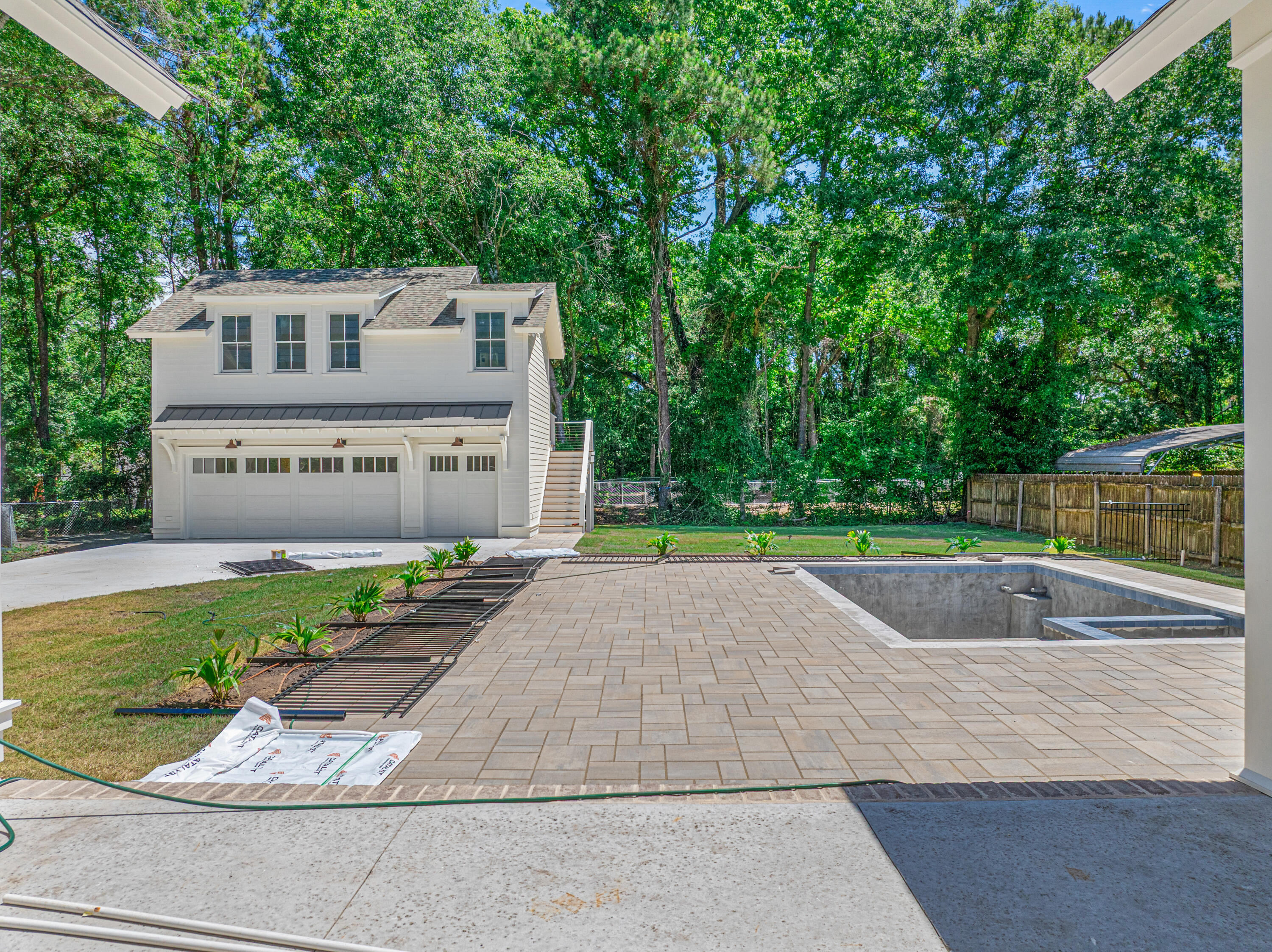 1182 Lazy Lane