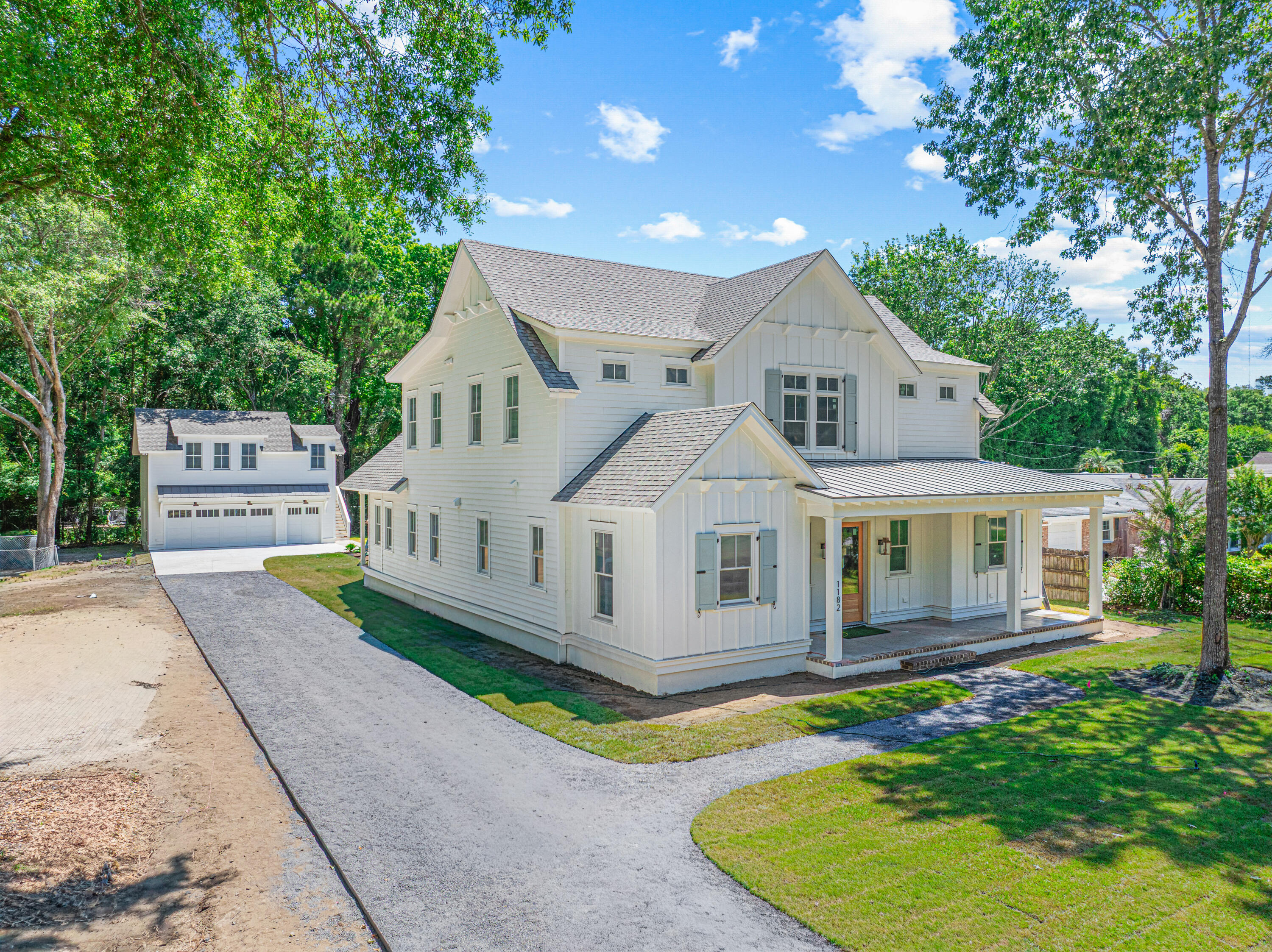 1182 Lazy Lane