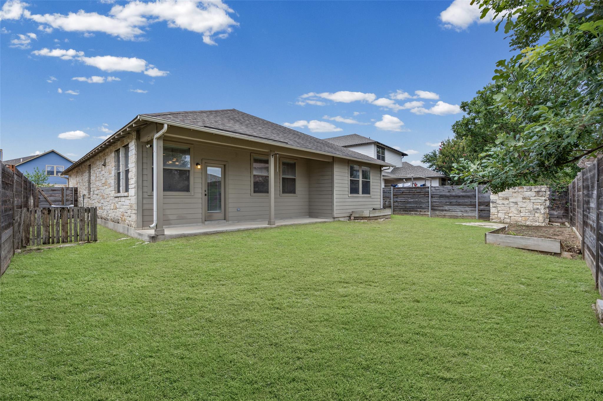 331 Rosemary HOLW