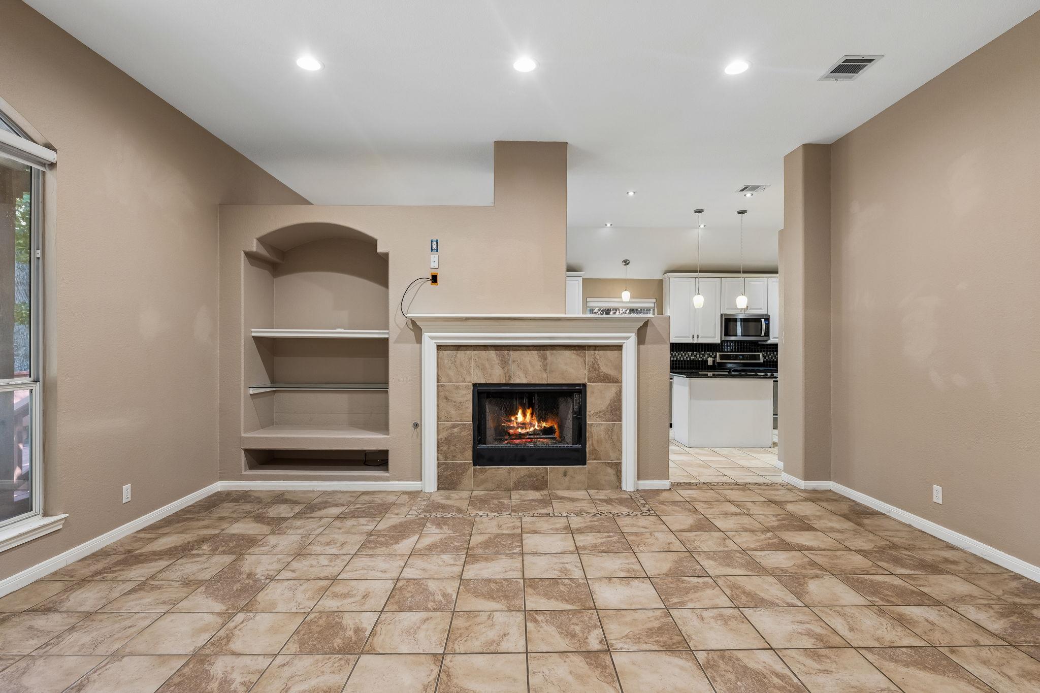 15814 Rustic LN