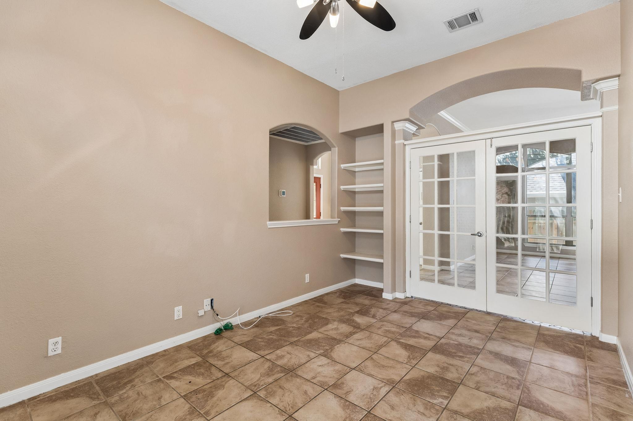 15814 Rustic LN