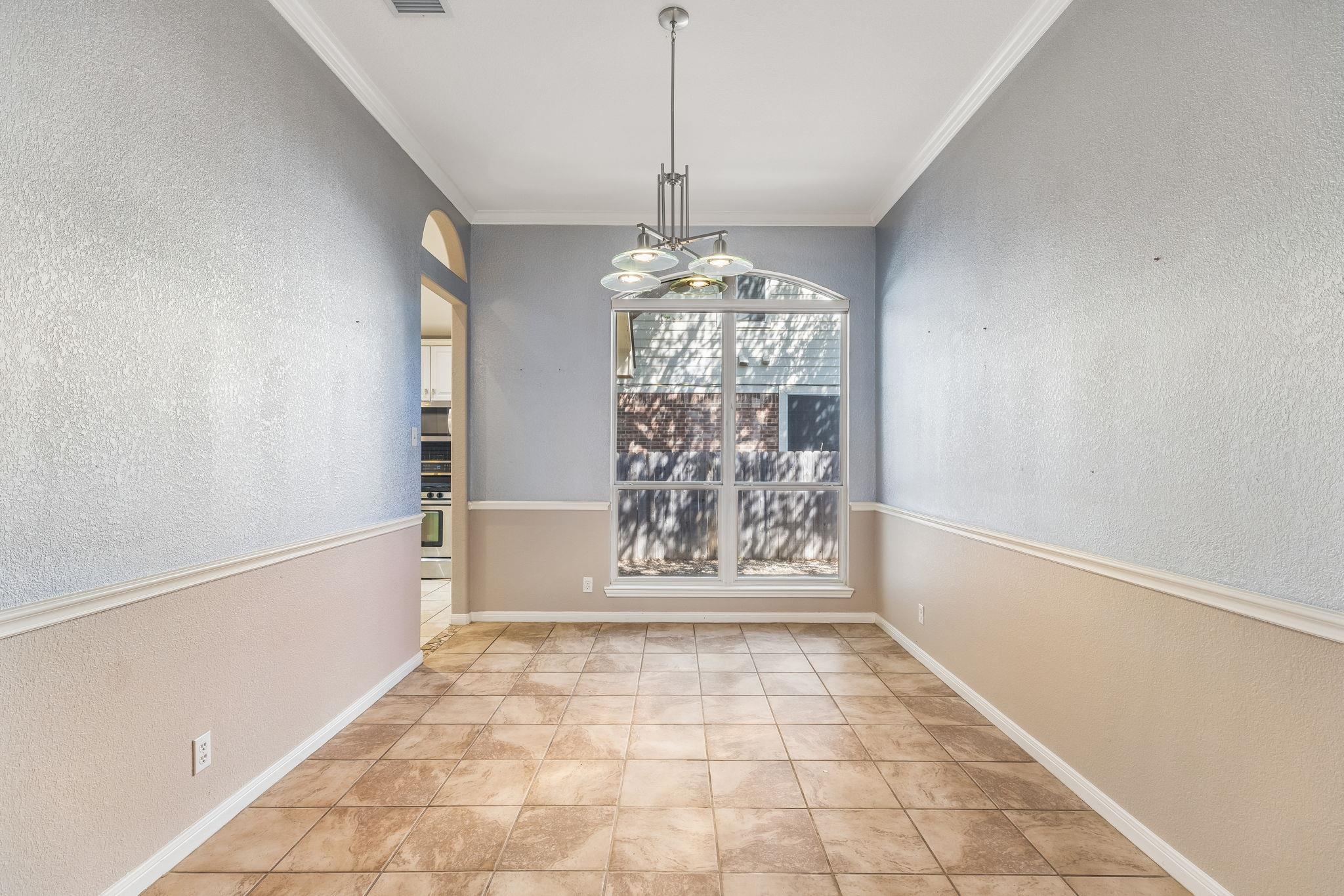 15814 Rustic LN